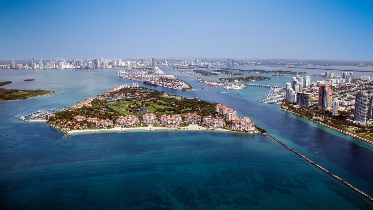 FISHER ISLAND - IN FOCUS