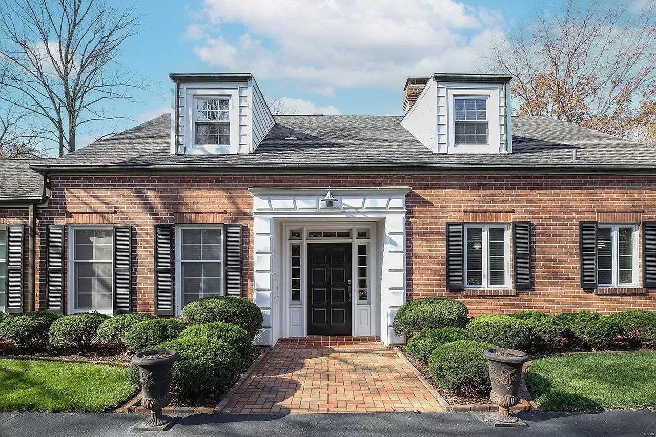 1 Robin Hill Ln