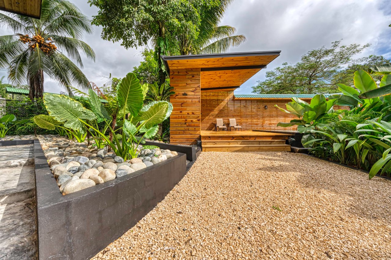 Modern Tropical Villas walking distance to Uvita Town