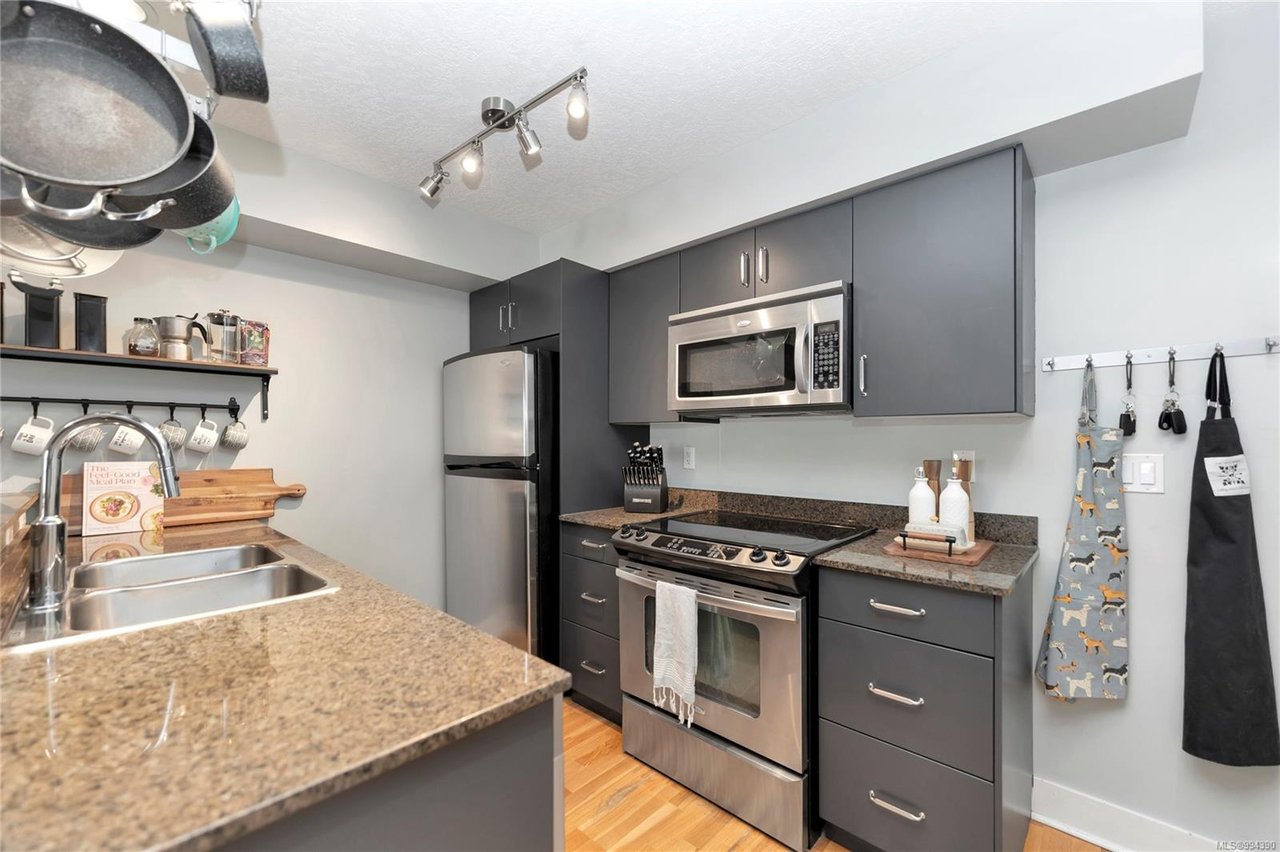 204-2717 Peatt Rd