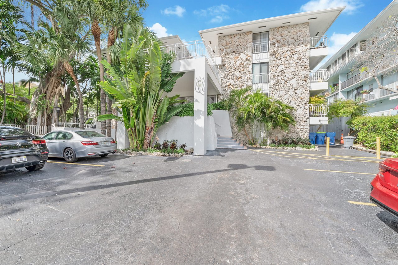 2545 S Bayshore Drive Unit: 111