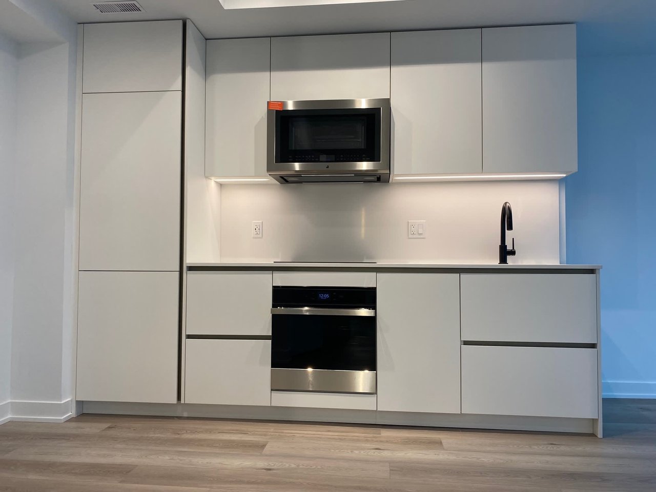 327 King St W, Unit 3104