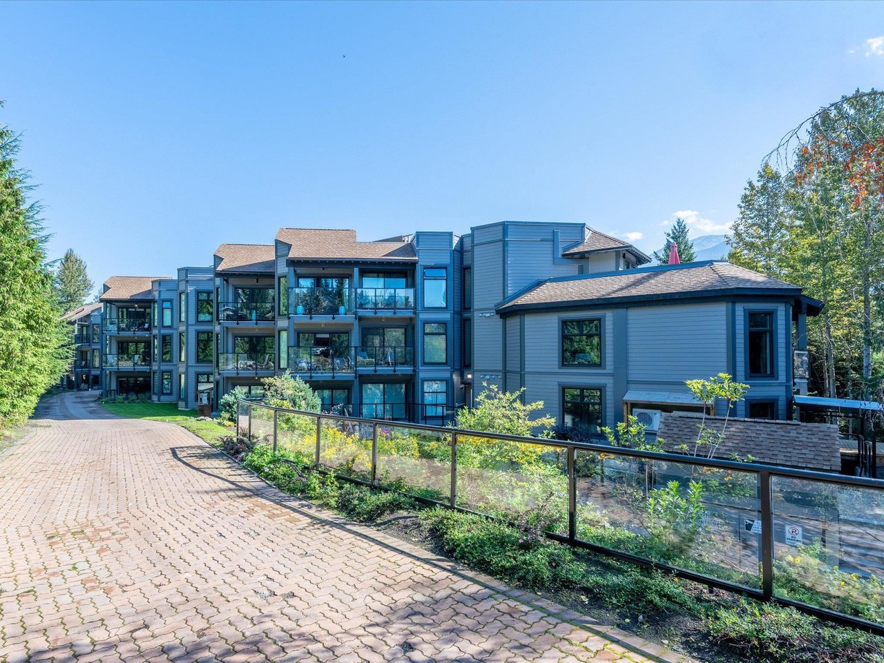 213-3217 Blueberry Dr