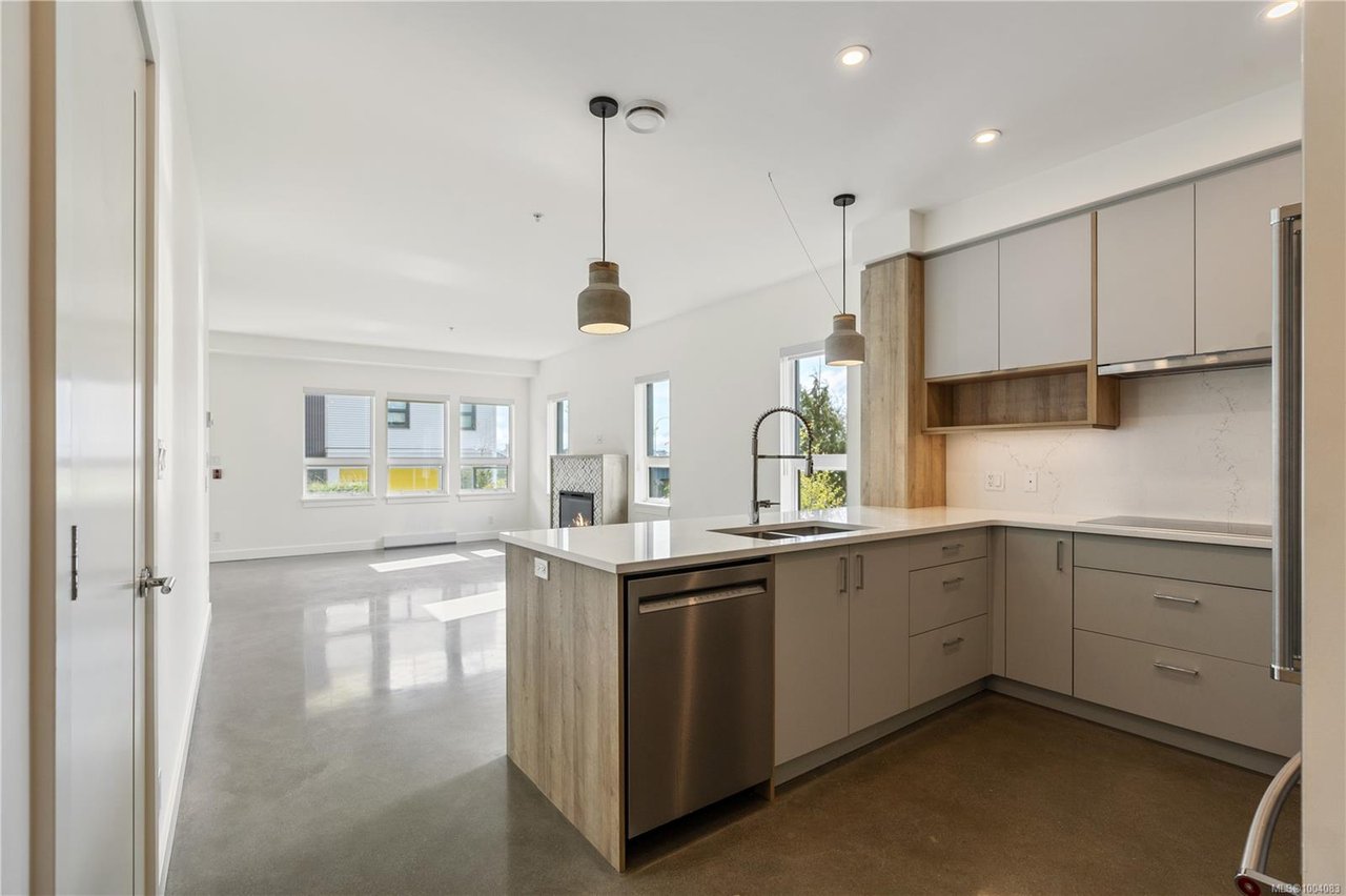 109-757 Tyee Rd