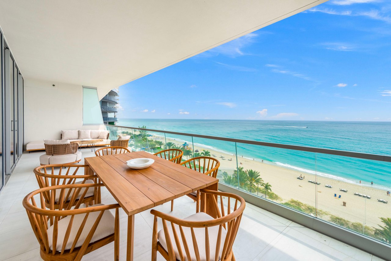 18501 Collins Ave Unit: 703