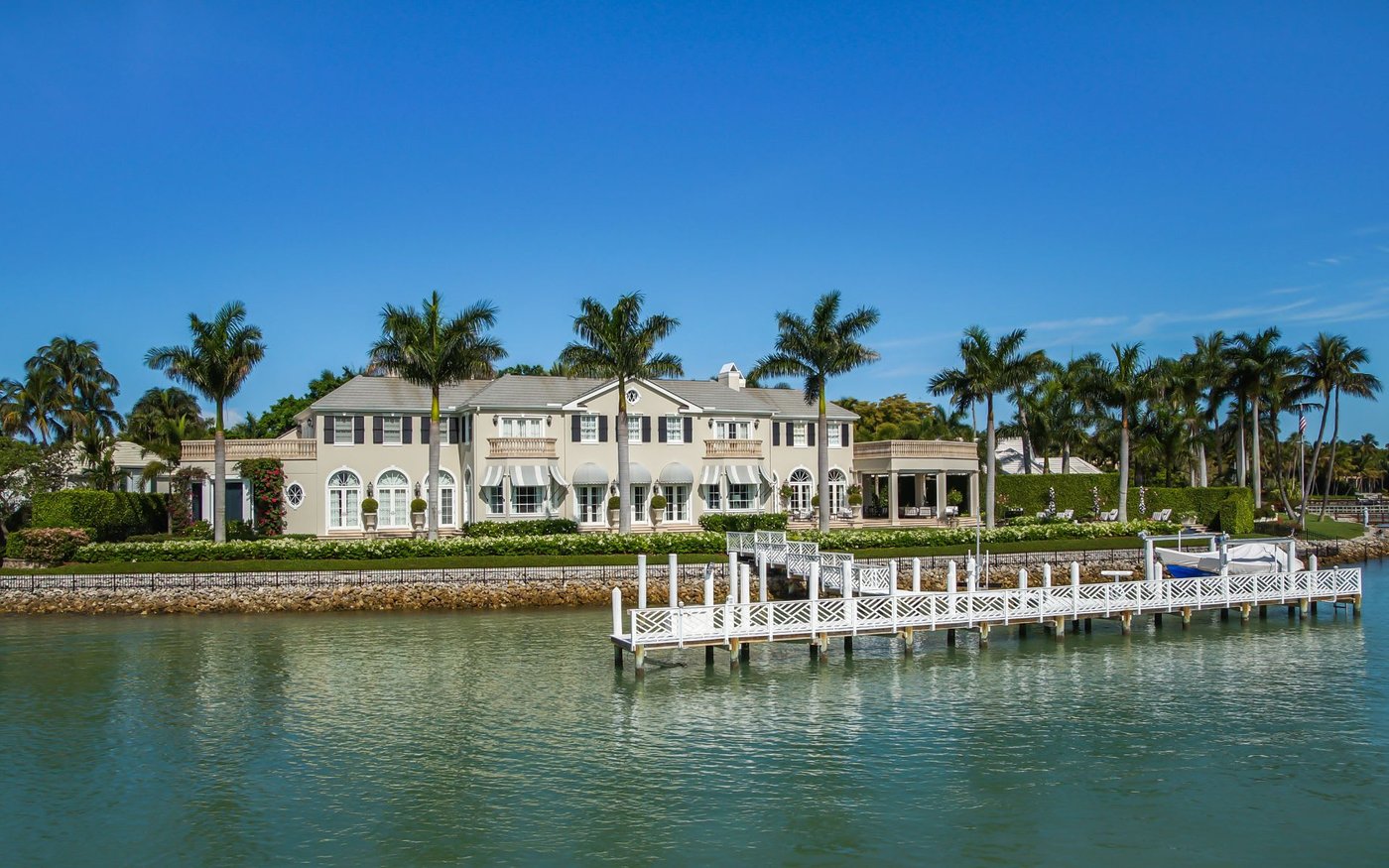 Luxury waterfront homes in Port Royal Naples Florida