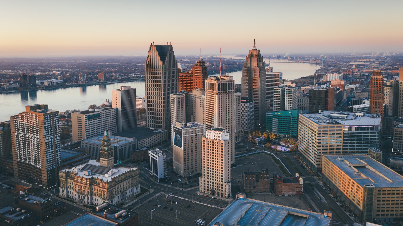 Detroit skyline, the starting point for HLC’s Michigan collection
