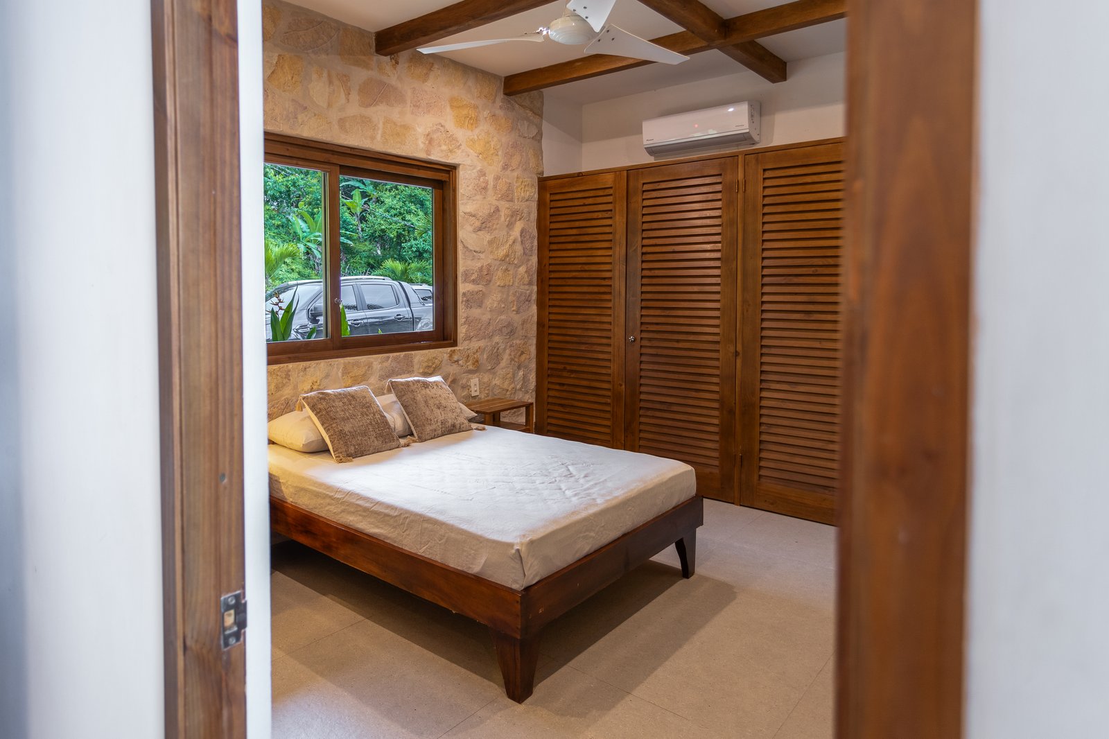 Ocean view Perezoso home — photo 10