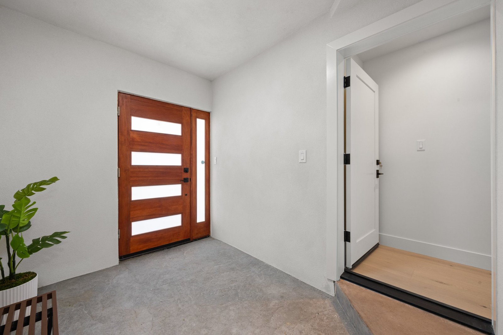 Entry hall with modern front door at 15 Shields Street, San Francisco