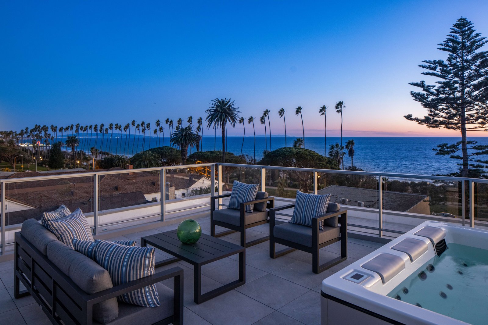 Your Neighborhood Guide to Santa Monica