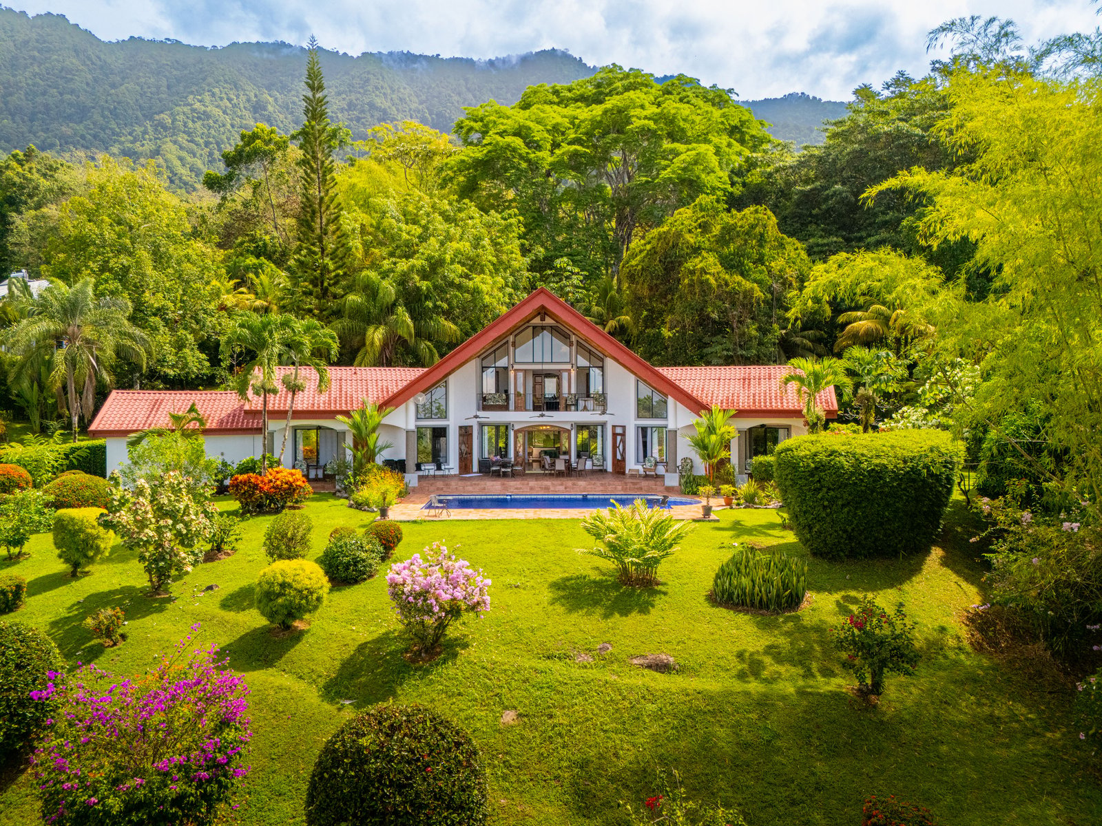Casa La Bendición — Private Jungle Retreat — 4 bedroom home for sale in Ojochal, Costa Rica