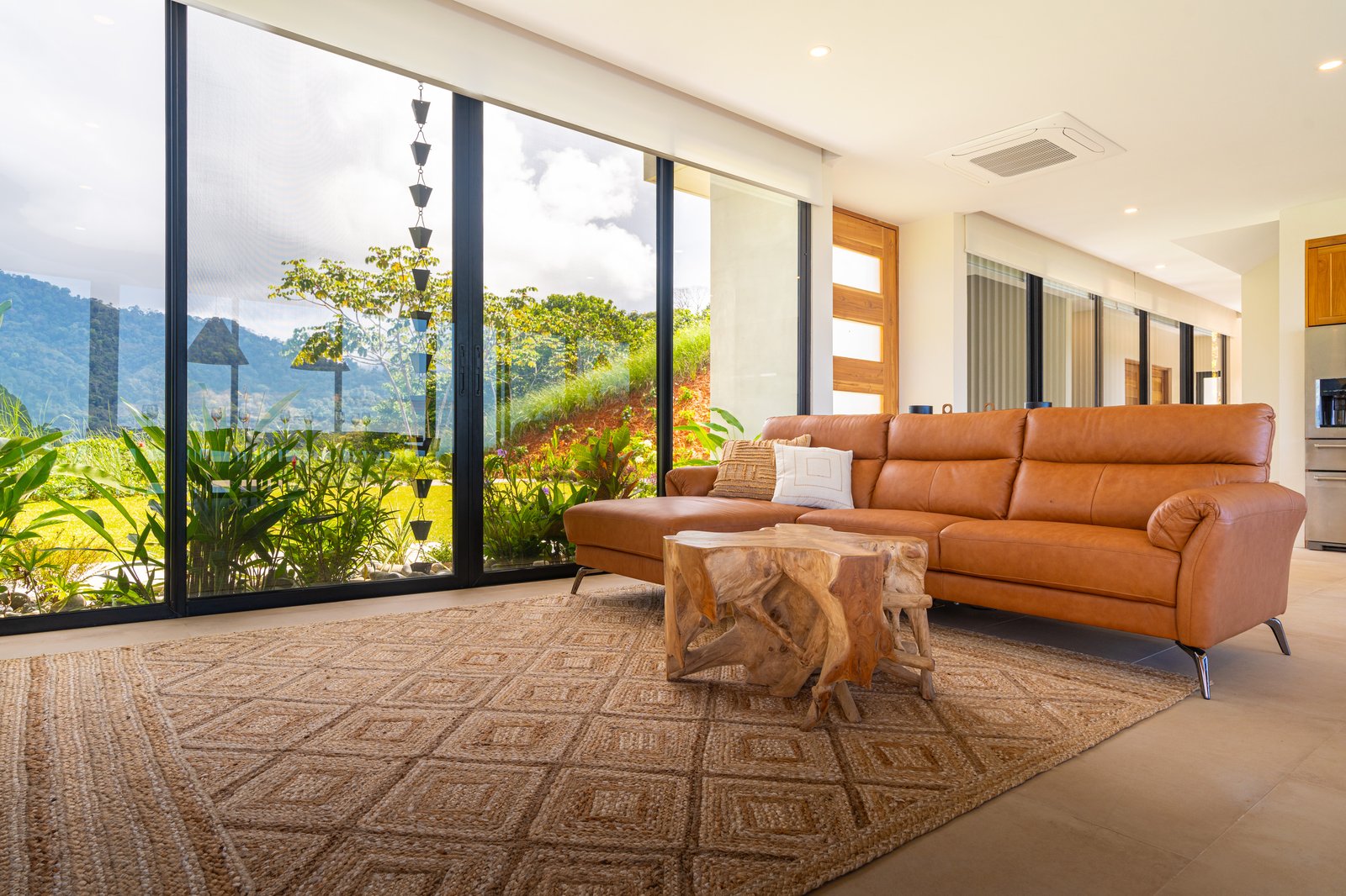Modern tropical luxury home — photo 7