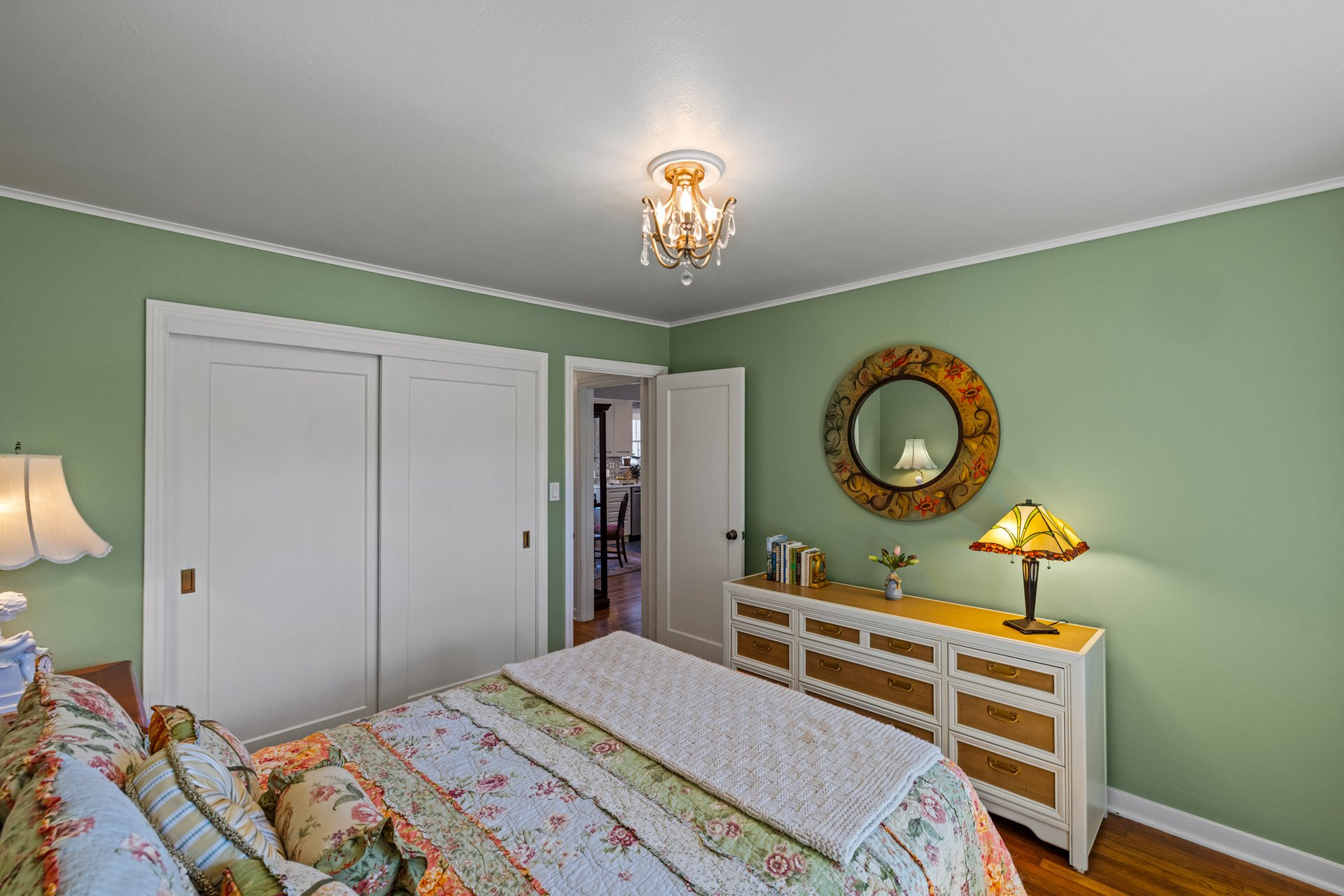Charming Pacific Grove Cottage