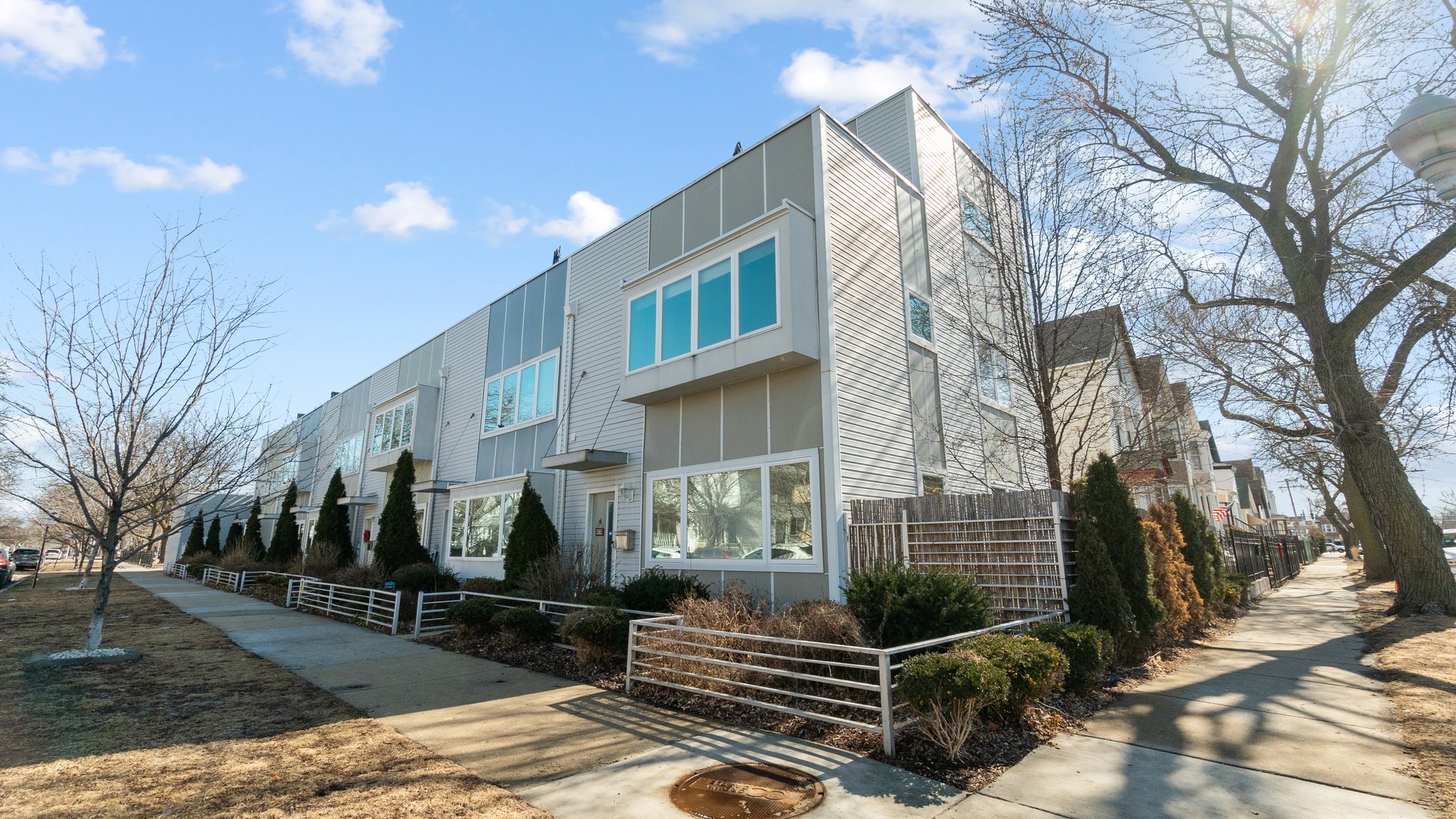3575 W Wabansia Ave, Chicago, IL 60647