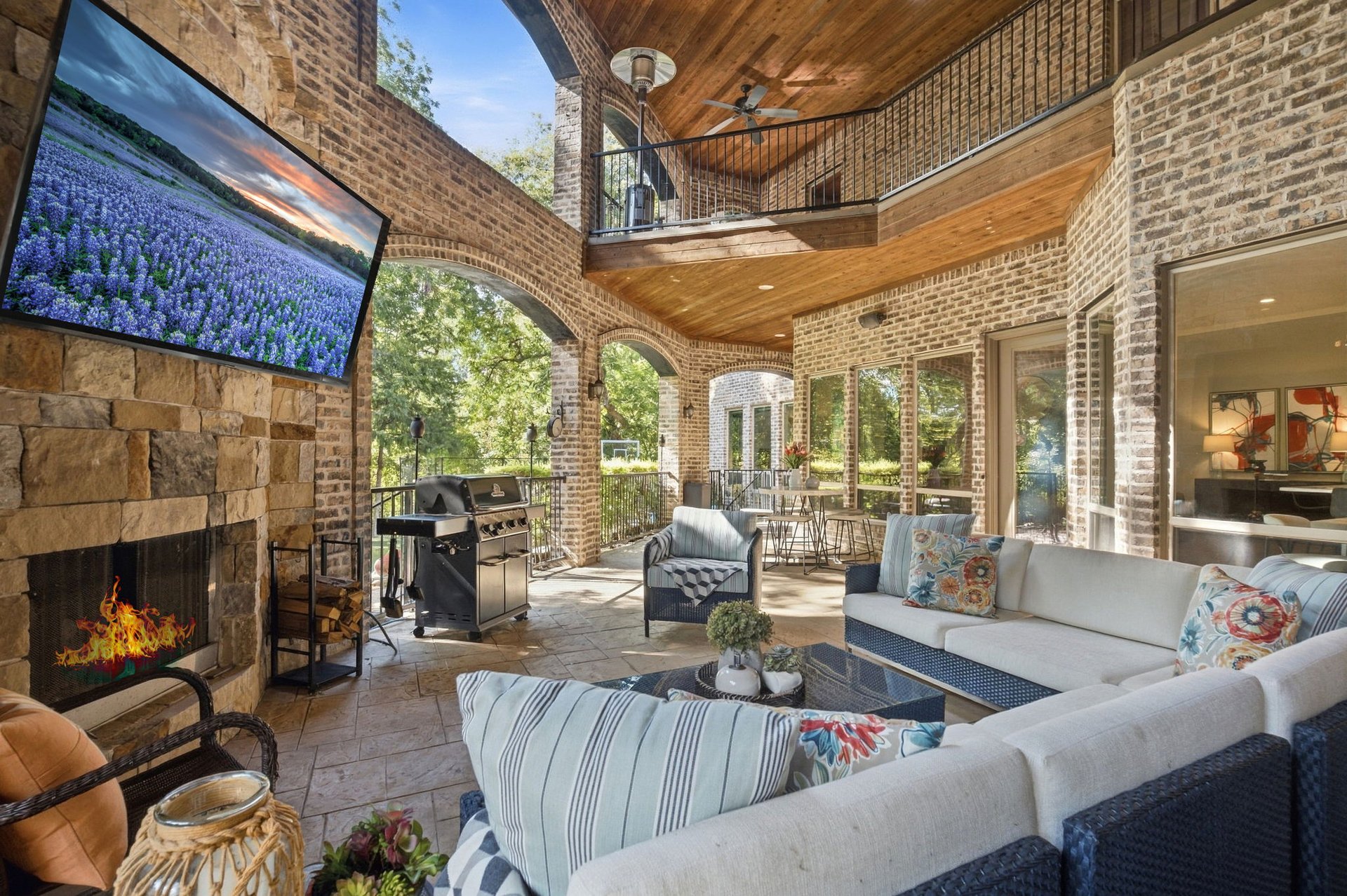 1700 Surrey Lane