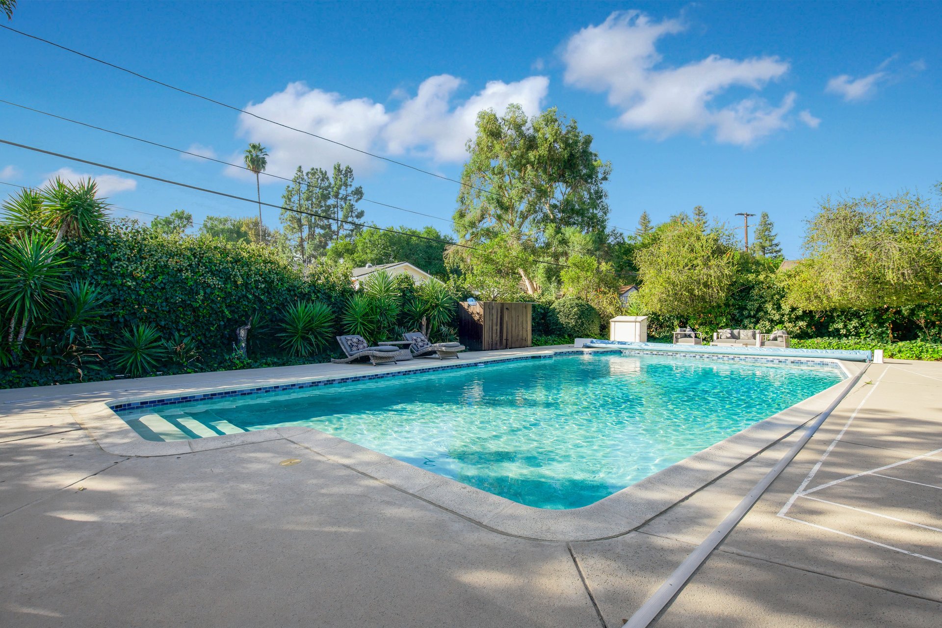 Melba Ave, 91367