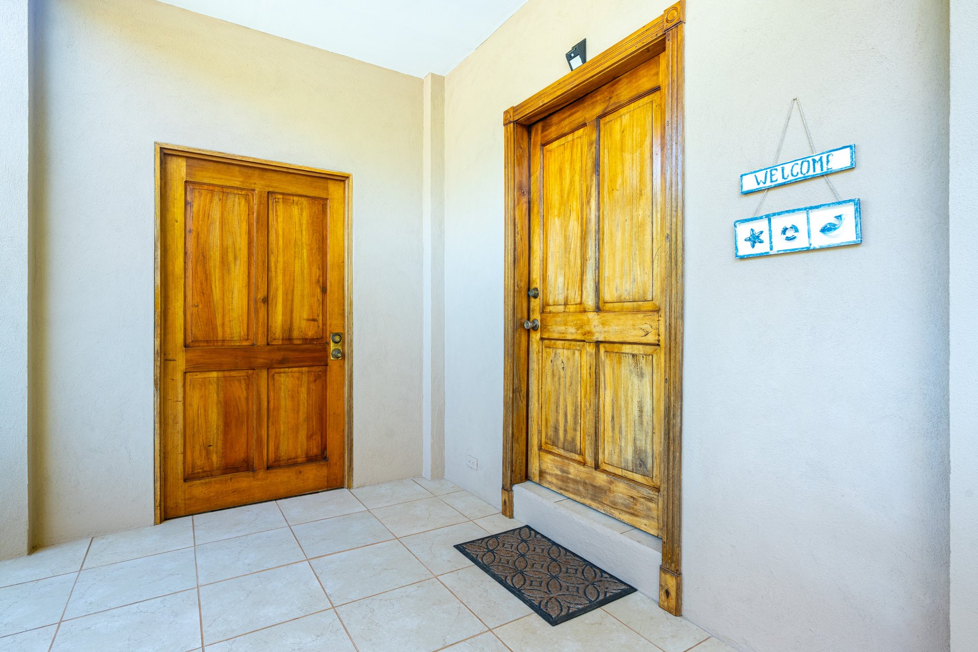 Casa Brisa de La Playa, 2 Bedroom Home Just Steps From the Beach!
