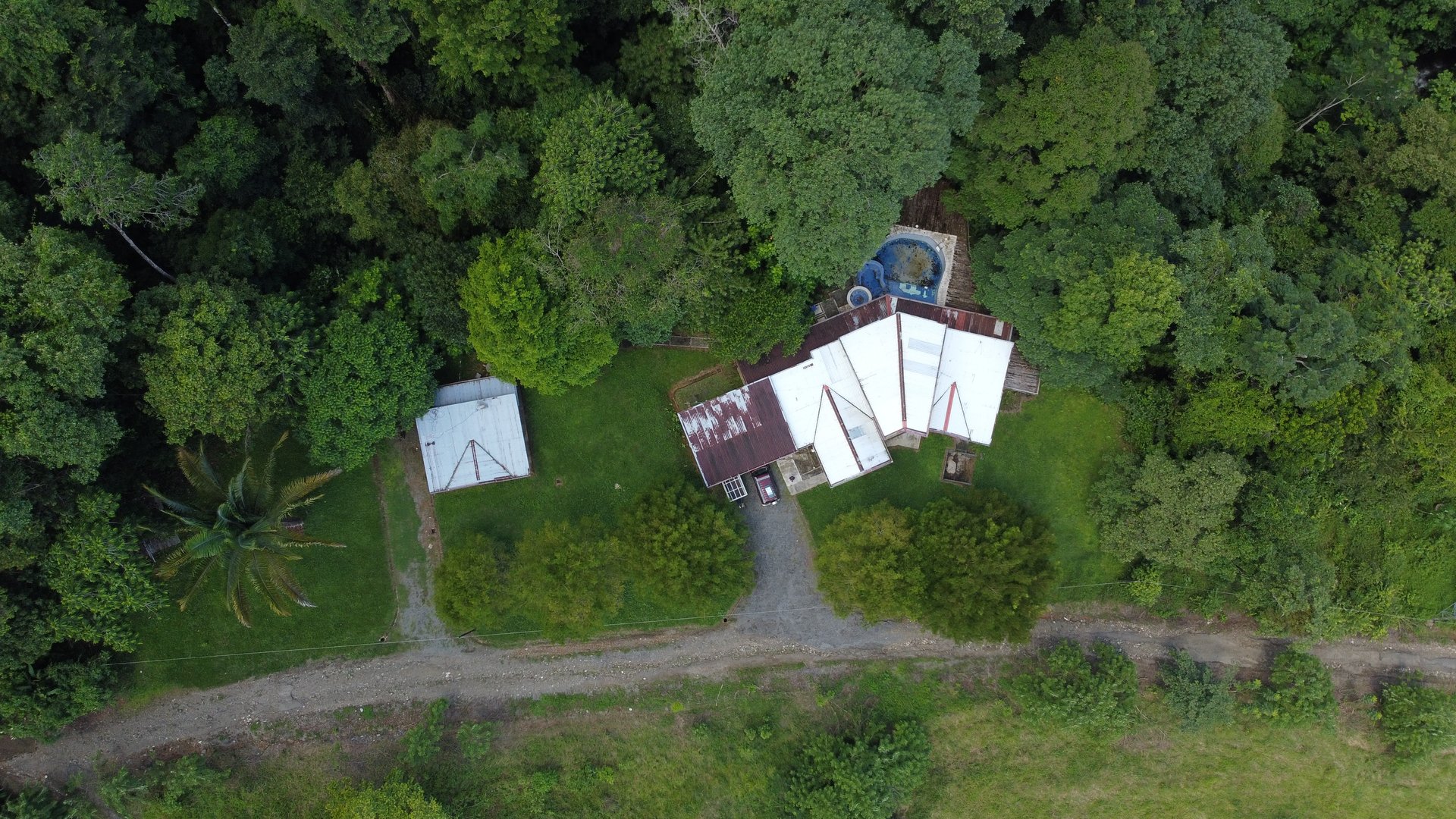 Fixer-Upper Home with an studio Office in Palmar Norte on a 7.58 Acres Property