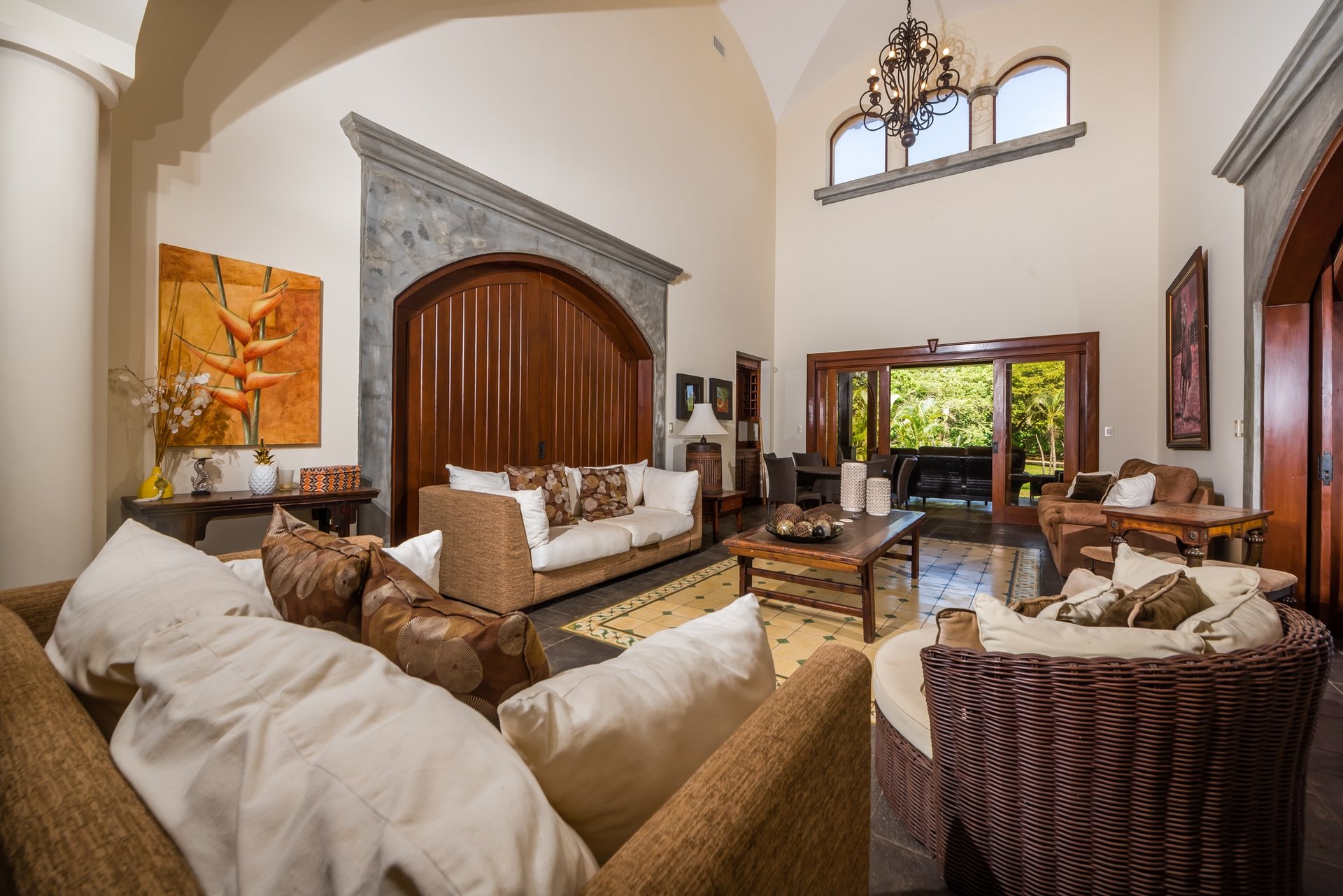 Casa Miraflores, Reserva De Golf #94 | Welcome to Casa Miraflores, an exquisite colonial-style estate home located in Hacienda Pinilla!