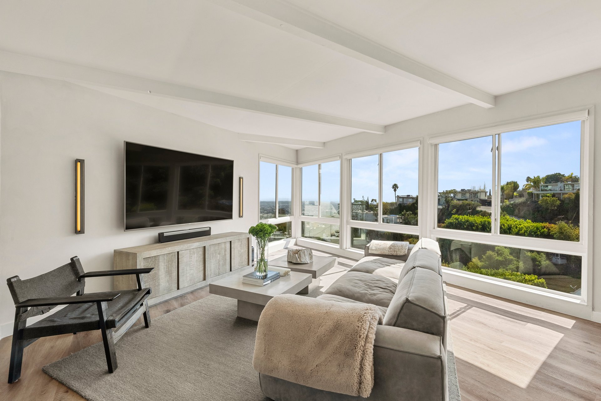 8460 Franklin Ave, hollywood hills