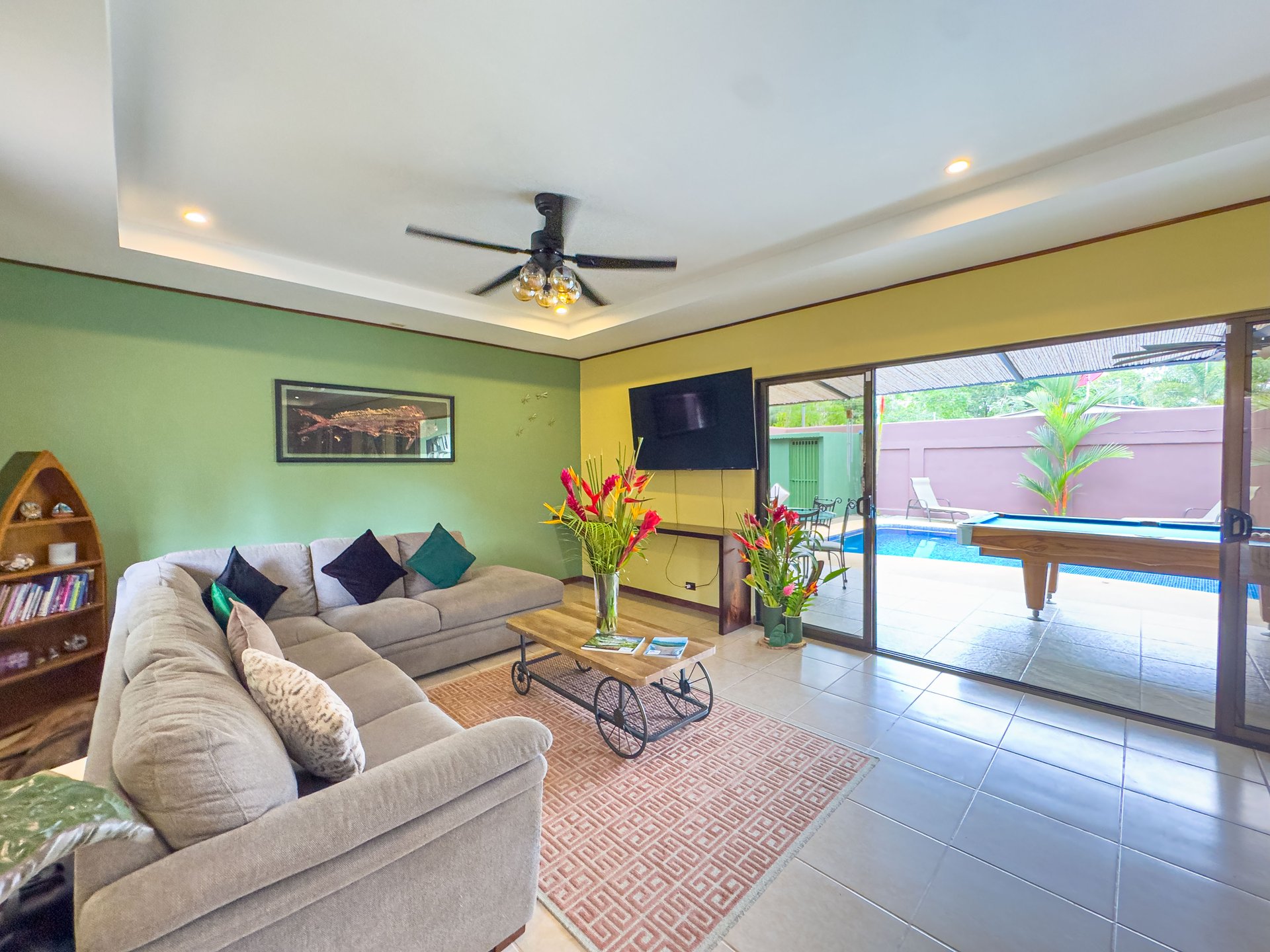 Naranjito corner lot house