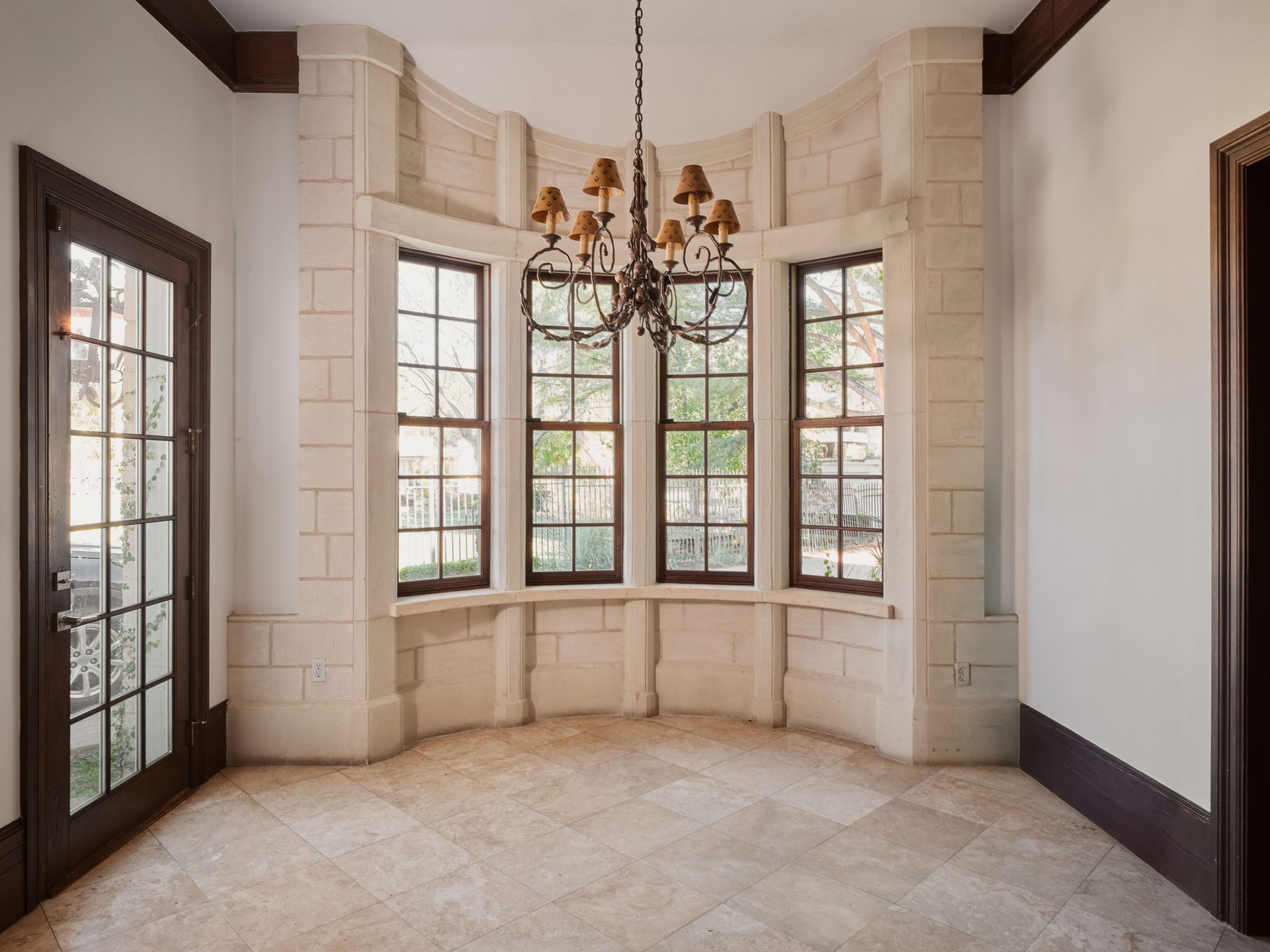 4511 Island Cove