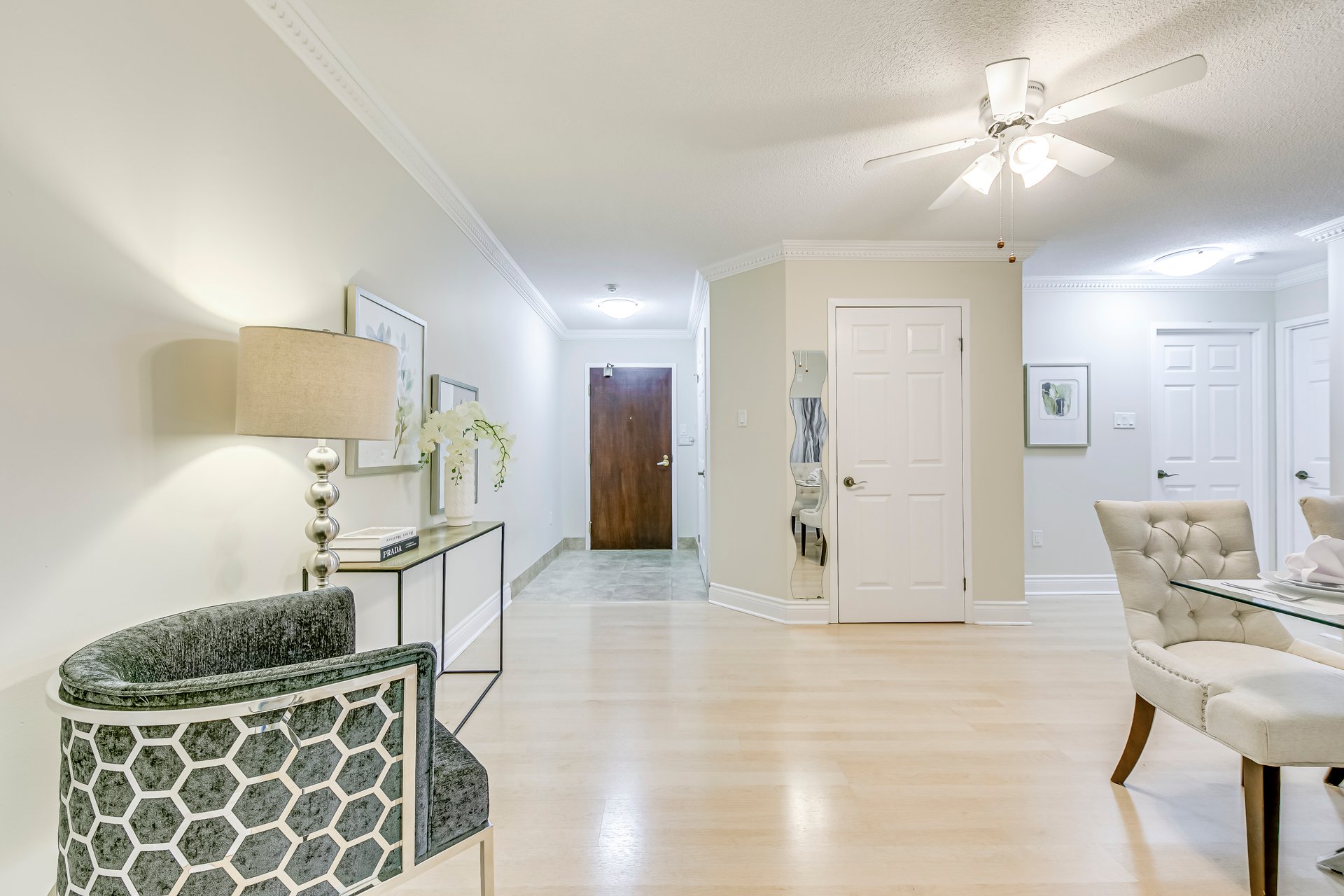 185 Robinson St 205