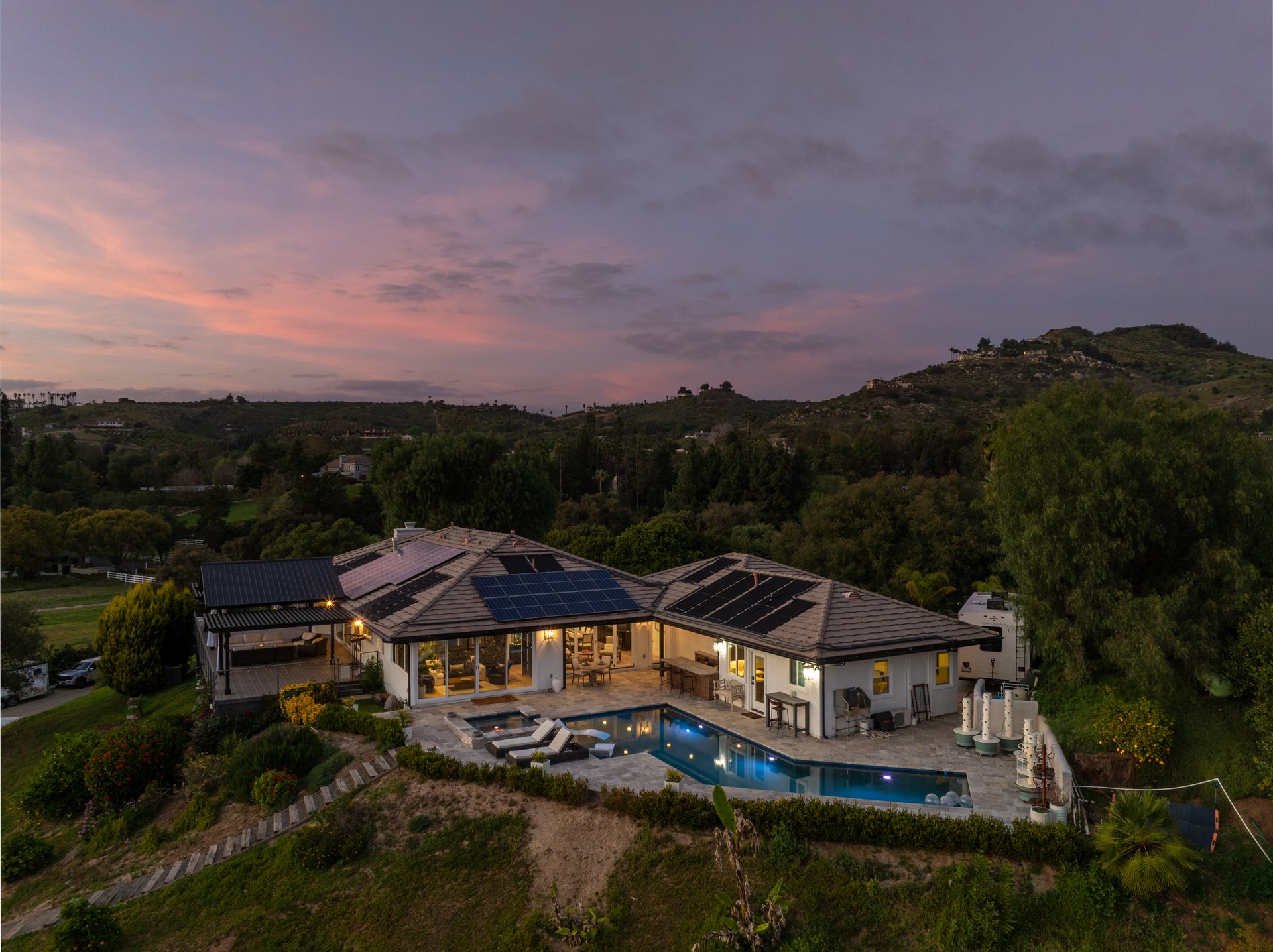 7017 Via Mariposa Sur