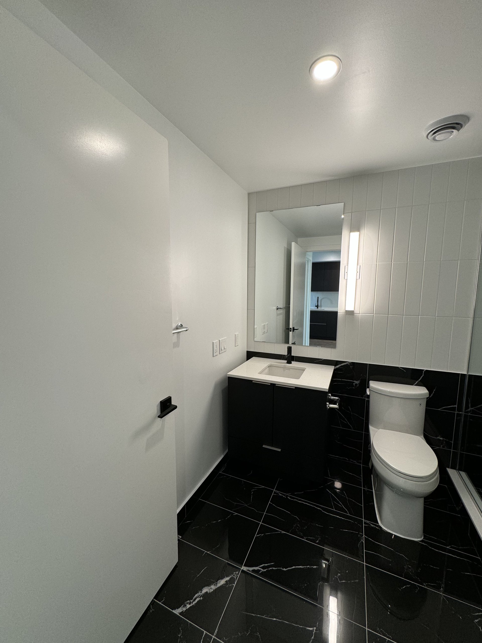 327 King Street W 3204, Toronto, ON