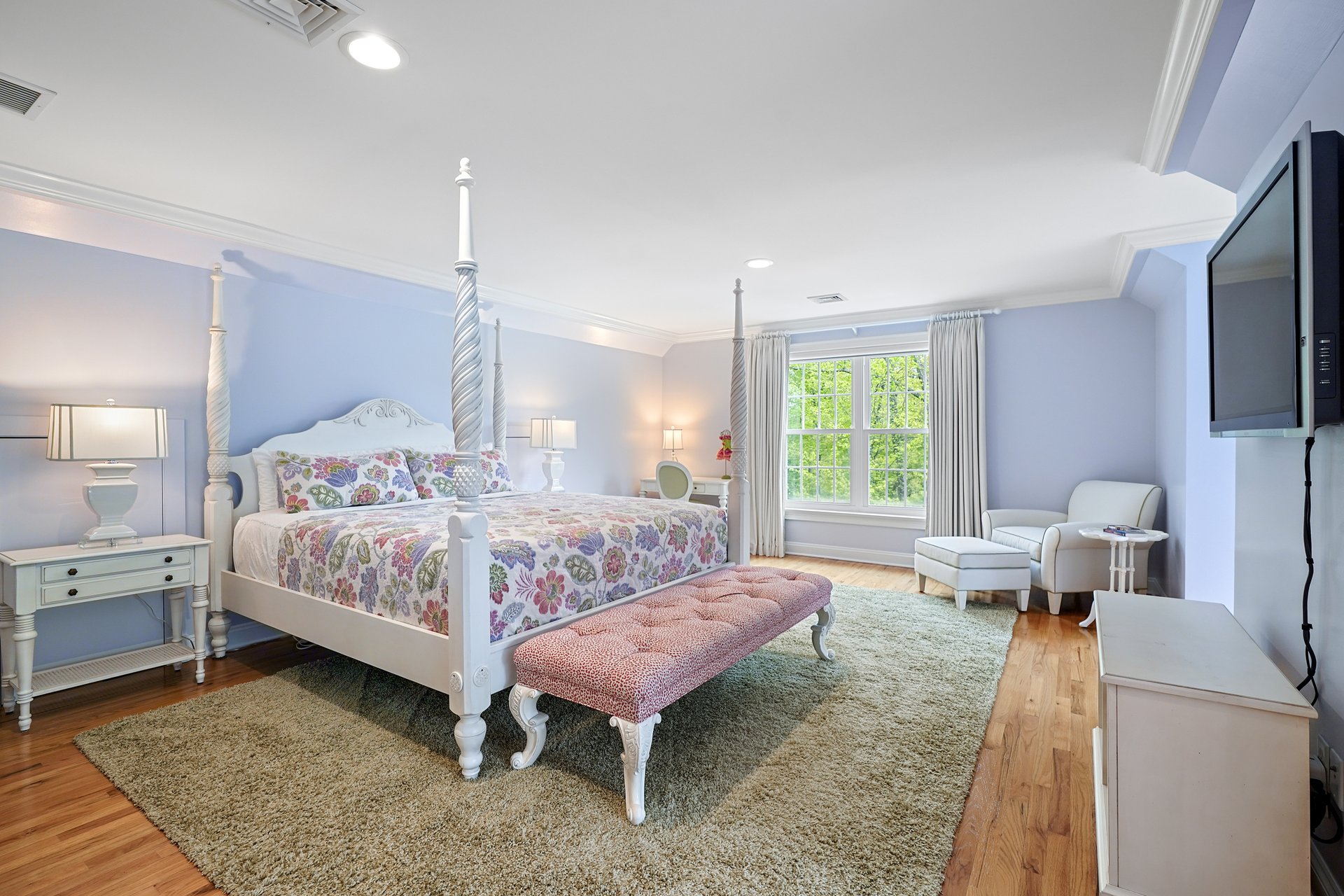 18 N Nabby Rd, Danbury, CT 06811