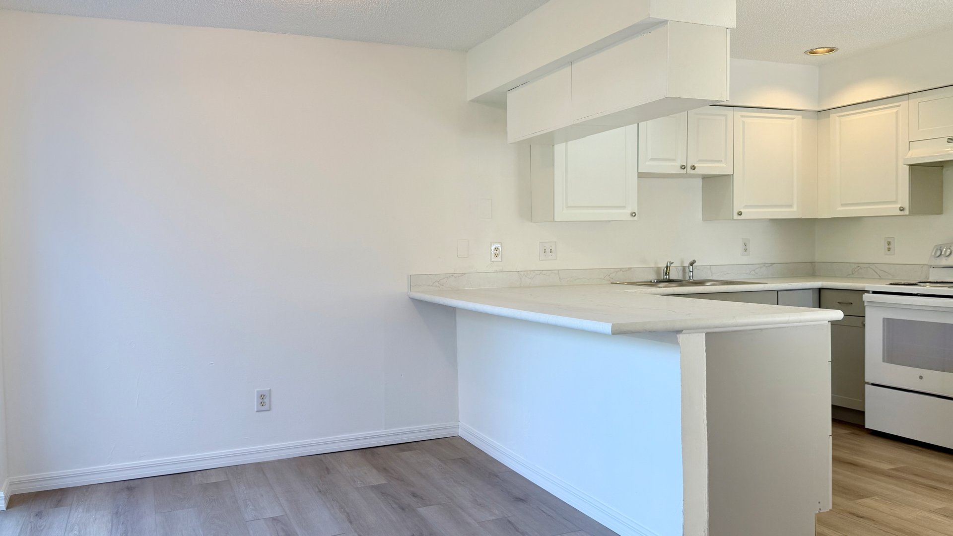 Longwood Three-Bedroom, Two-Bathroom Duplex for Lease on Lake Wayman