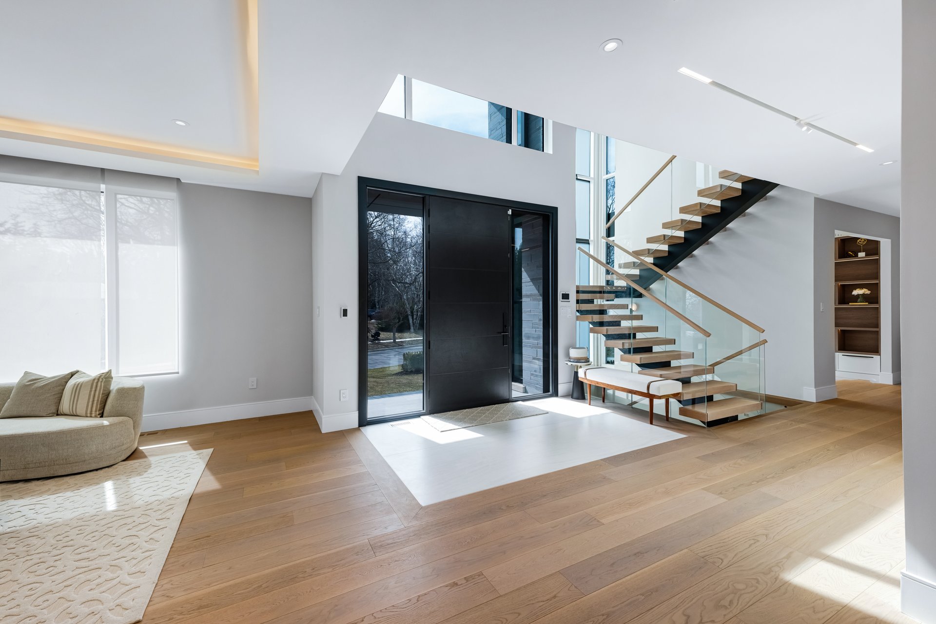 718 Balboa Dr