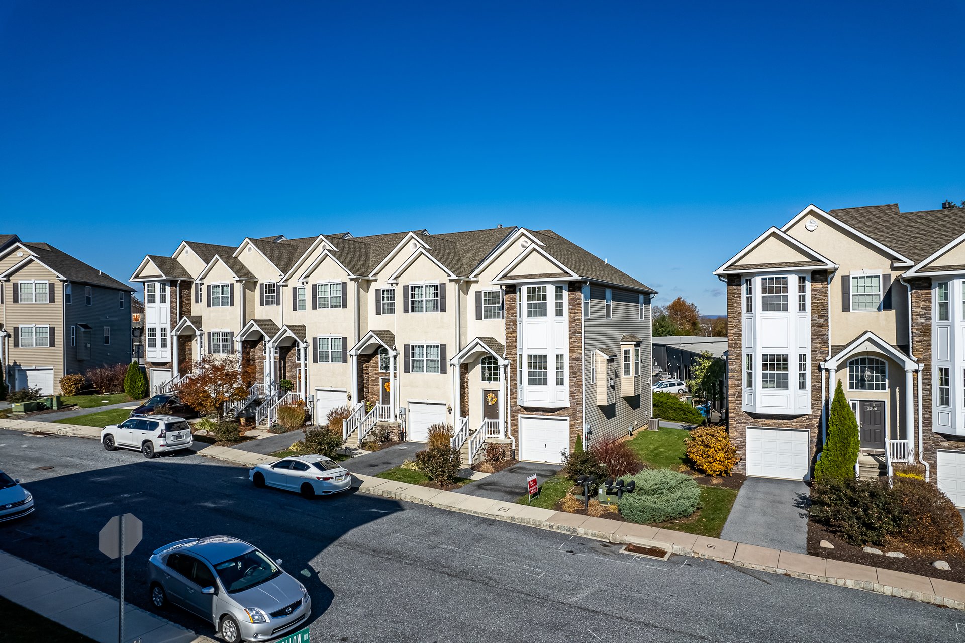 2208 Rising Hill Road