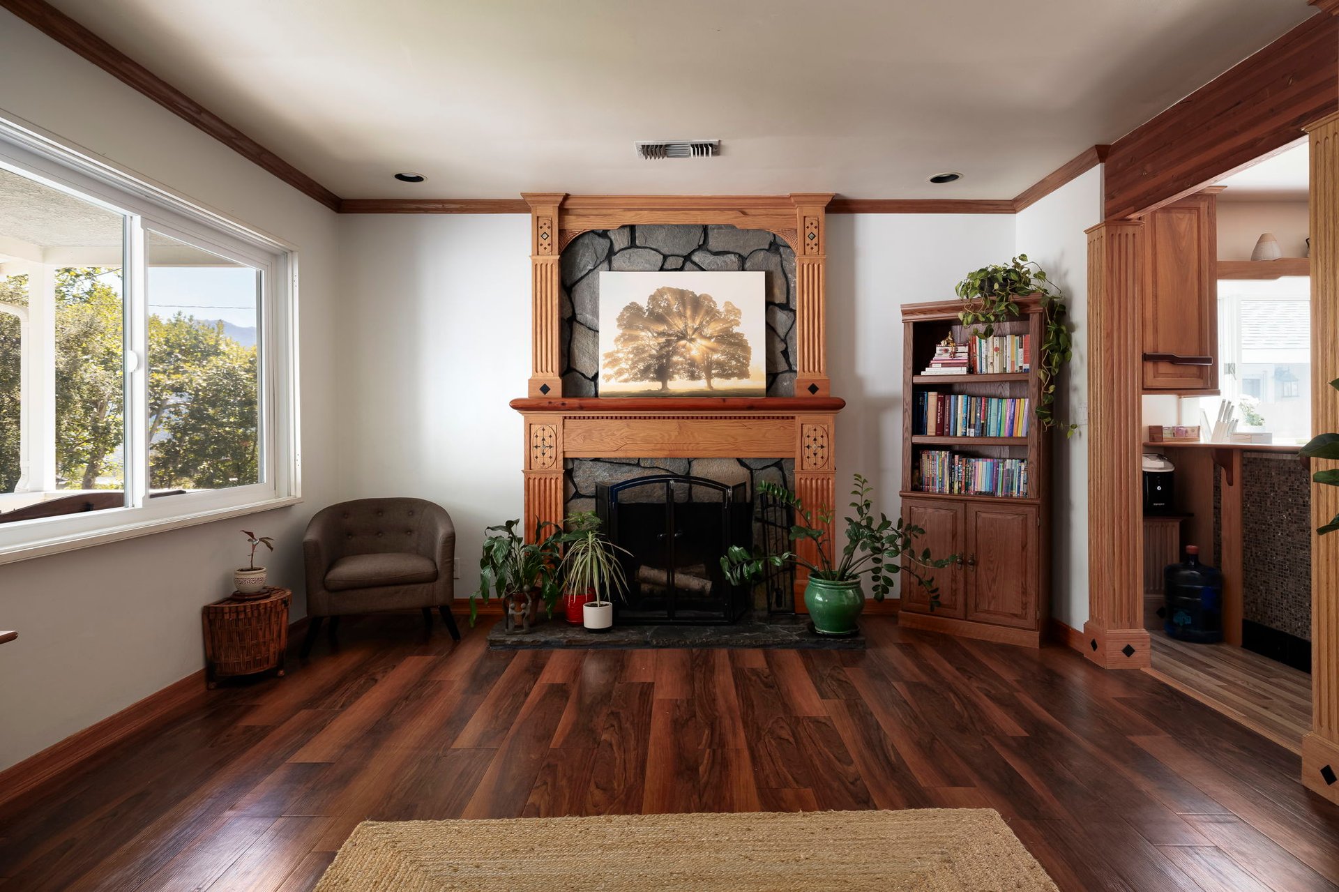 2-Story Historic Cabin Home in La Crescenta - Breathtaking Verdugo Mountain Views!