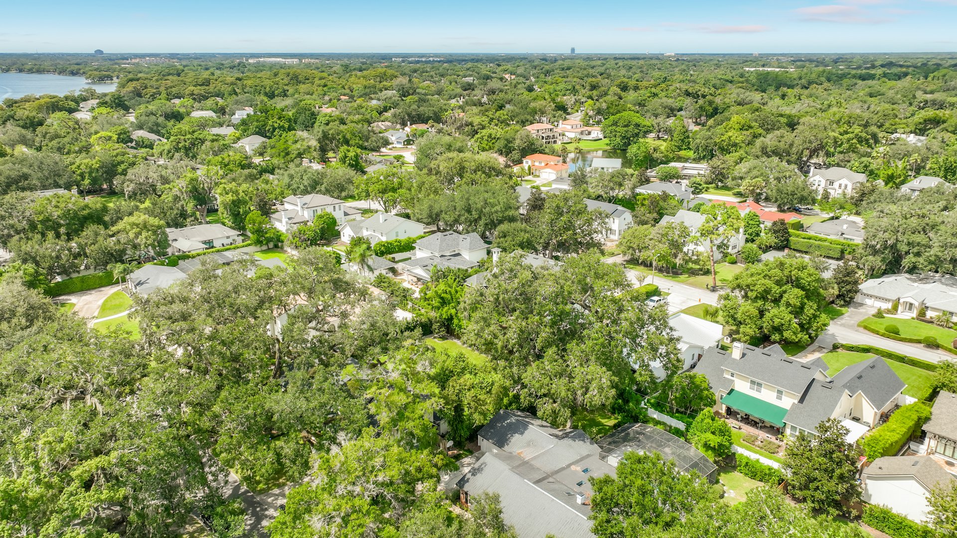 Winter Park Vias Traditonal 5-Bedroom Home near Racquet Club