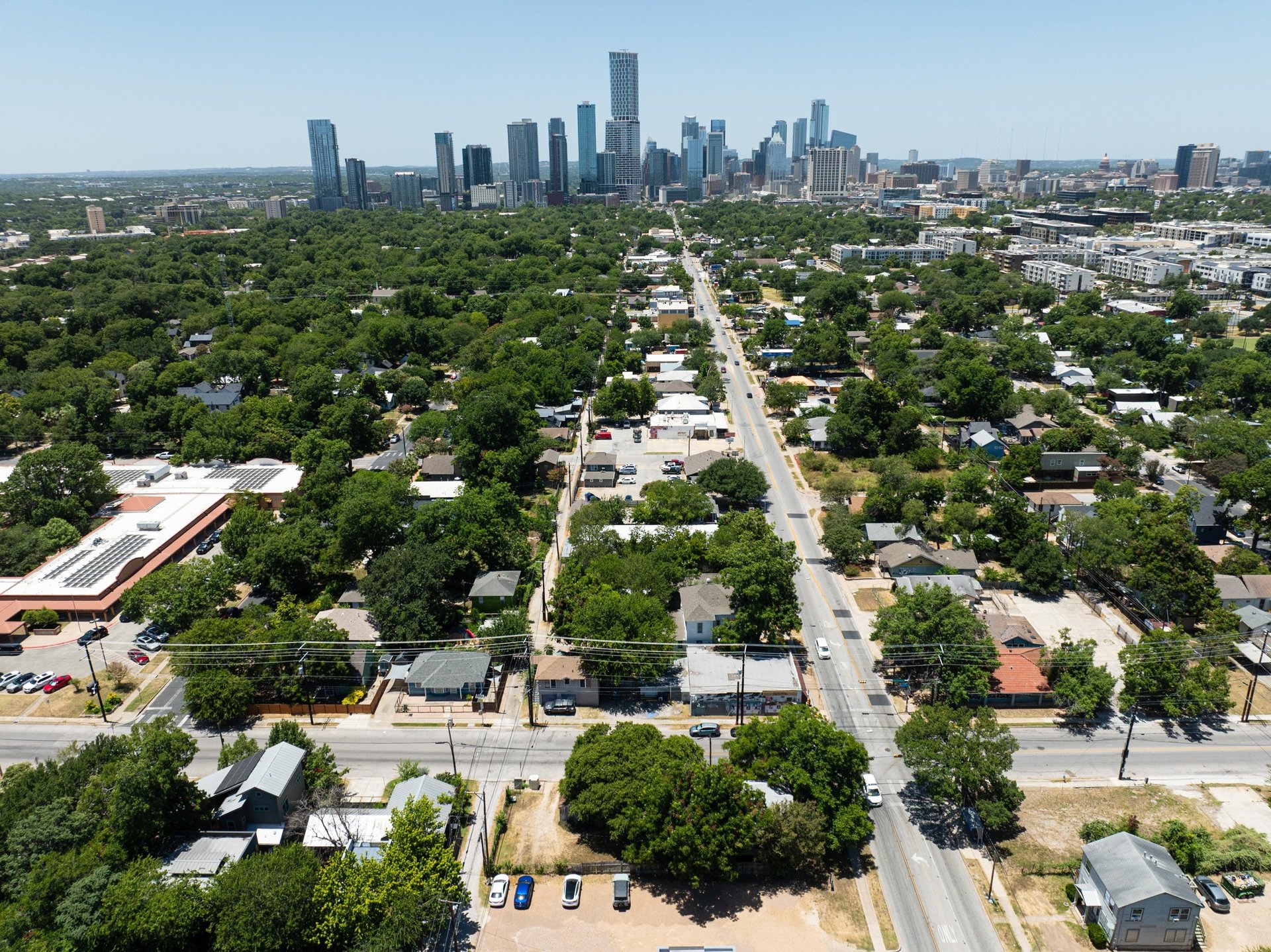 2201 E Cesar Chavez