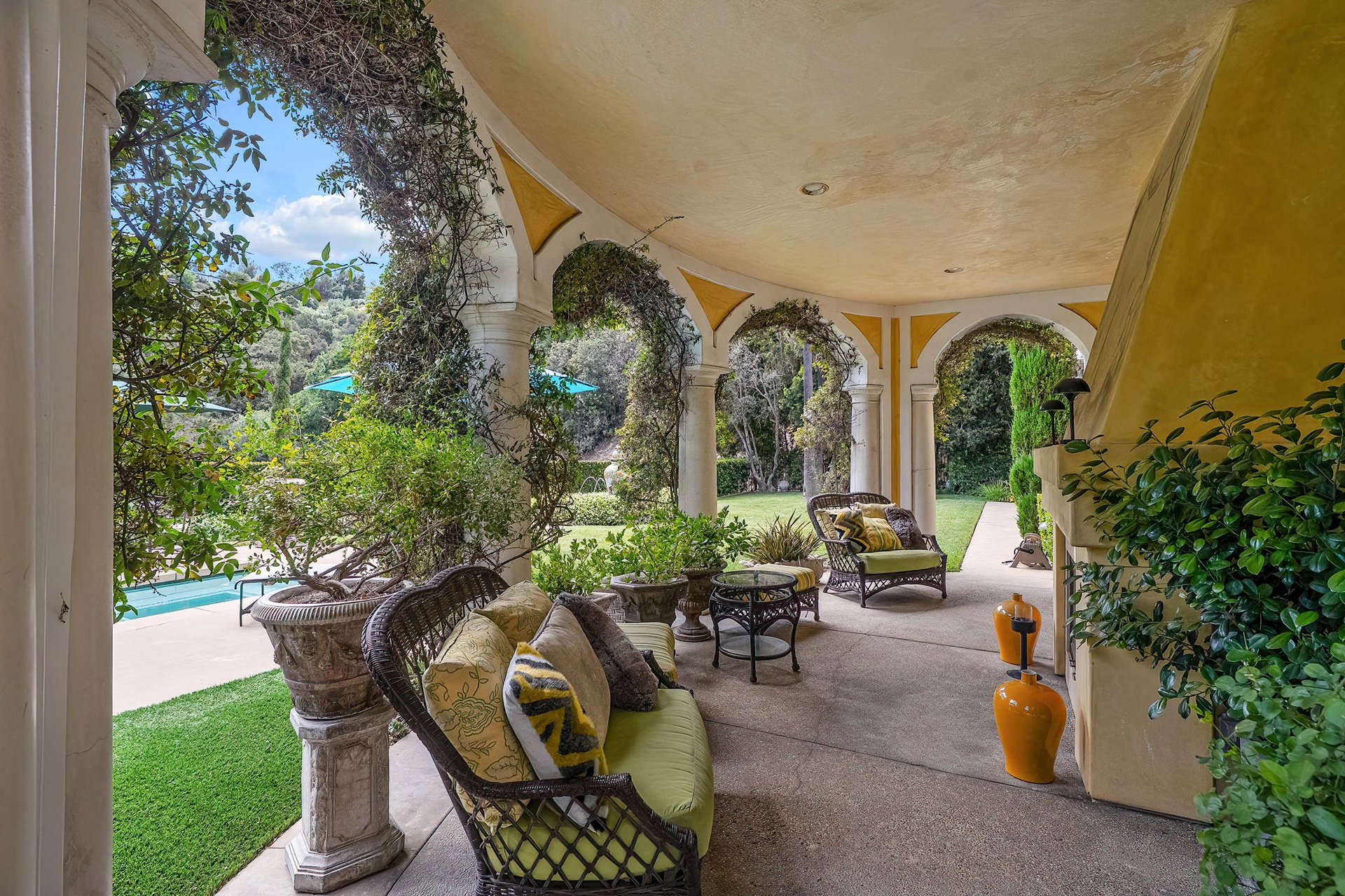 13935 Durham Rd, Beverly Hills 