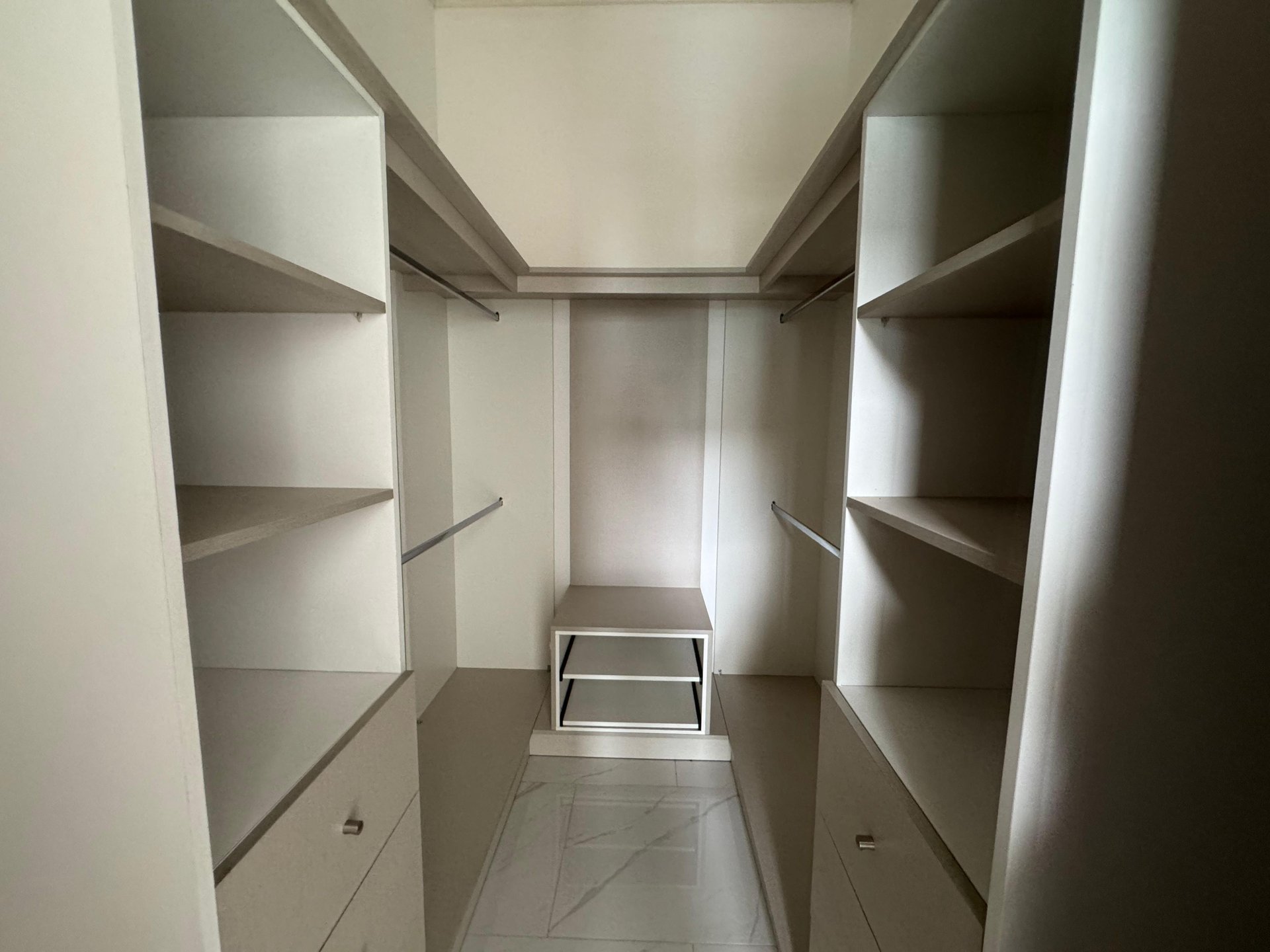 Modern Elegance Meets Incomparable Views, 3BDR&3Baths Home