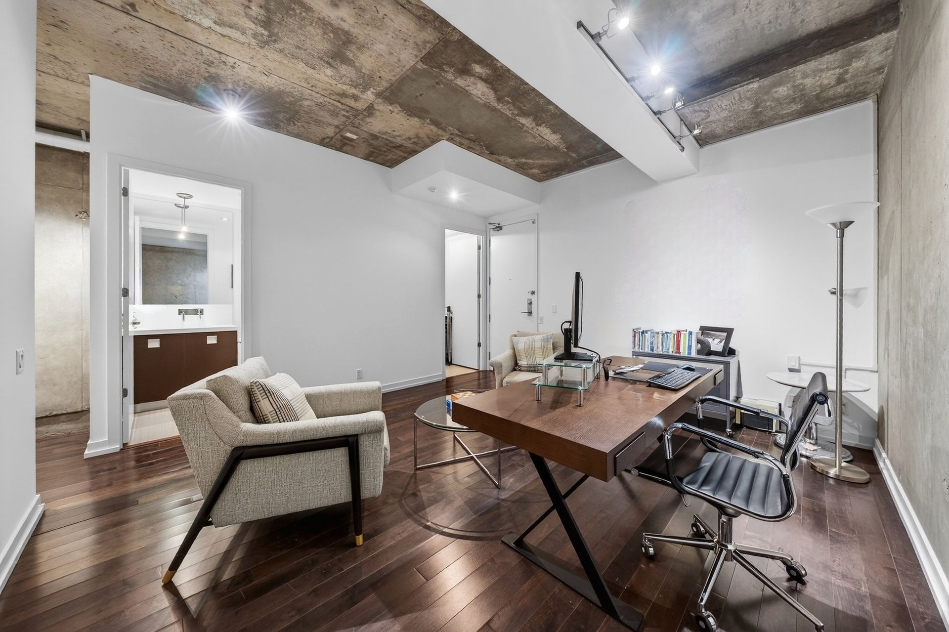  SOLD: In The Heart Of Vibrant King West