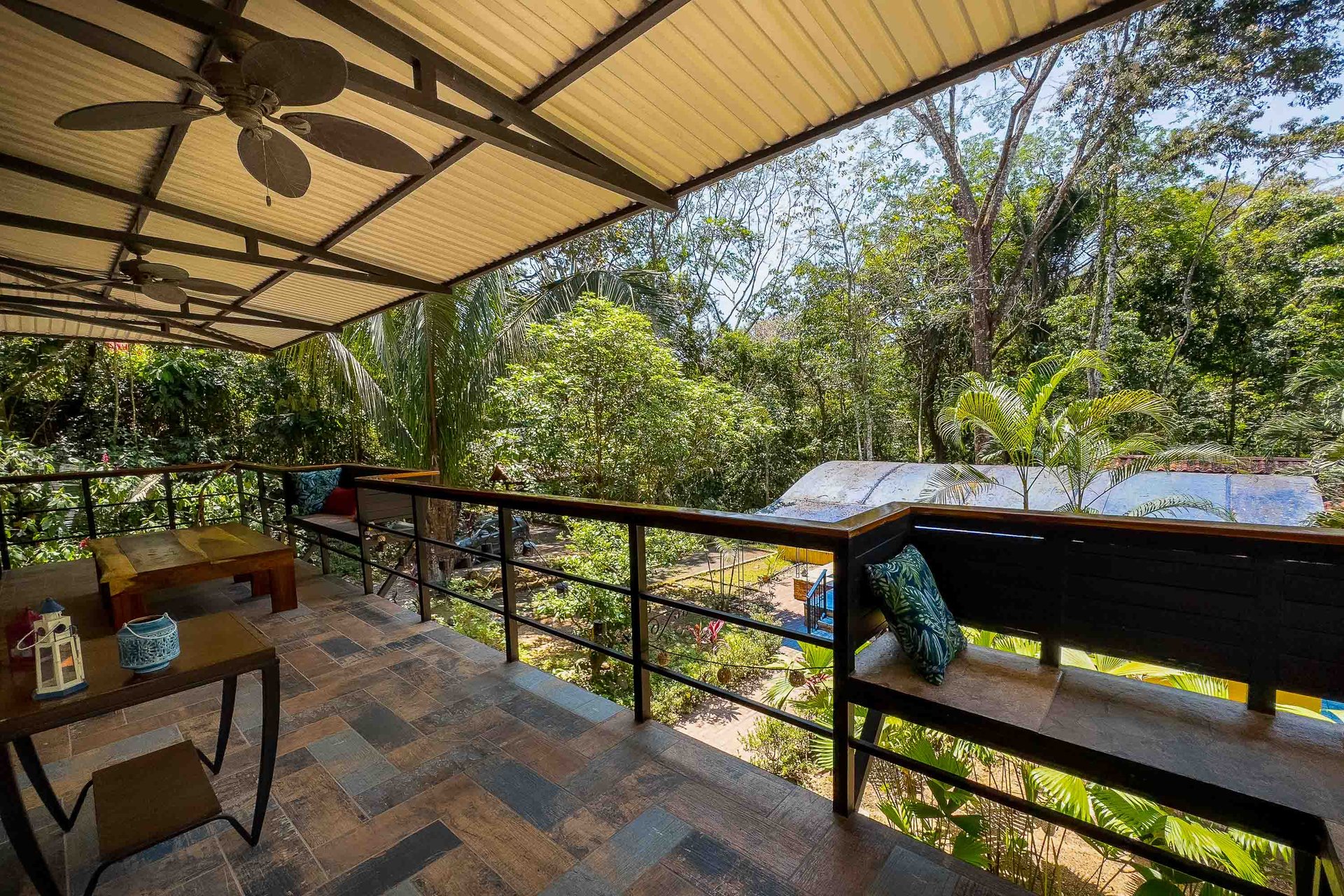 Tropical 3-bedroom home in gated community Manuel Antonio, Perfect rental!