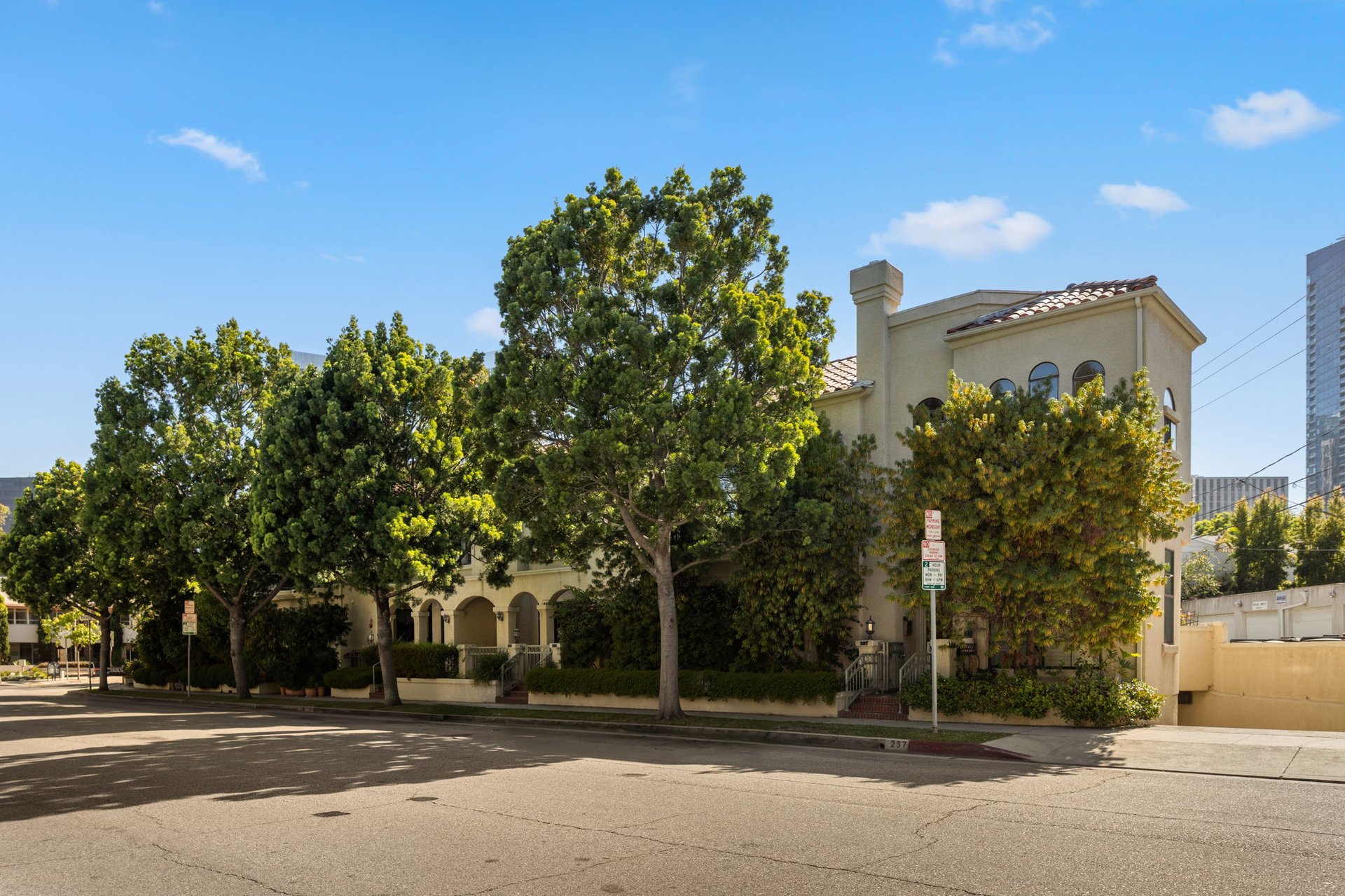 241 S Lasky Dr, Beverly Hills