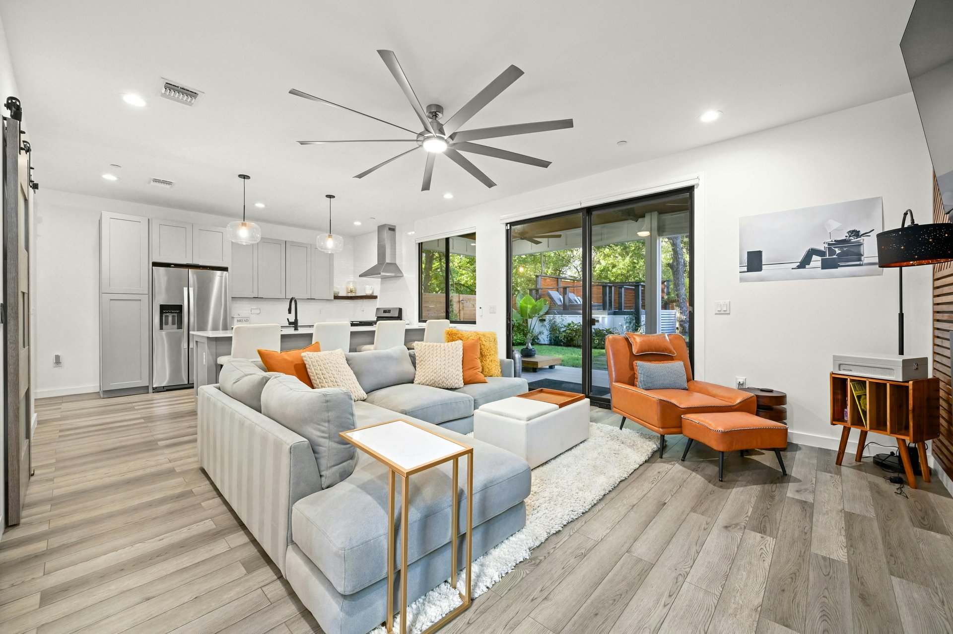 3411 Neal st #2