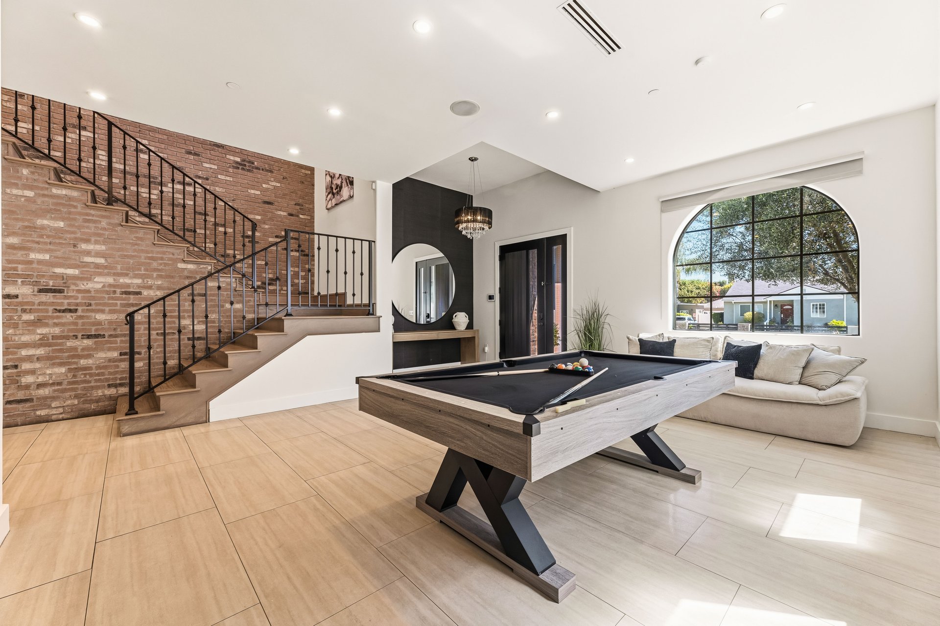 Hesperia Ave, 91316