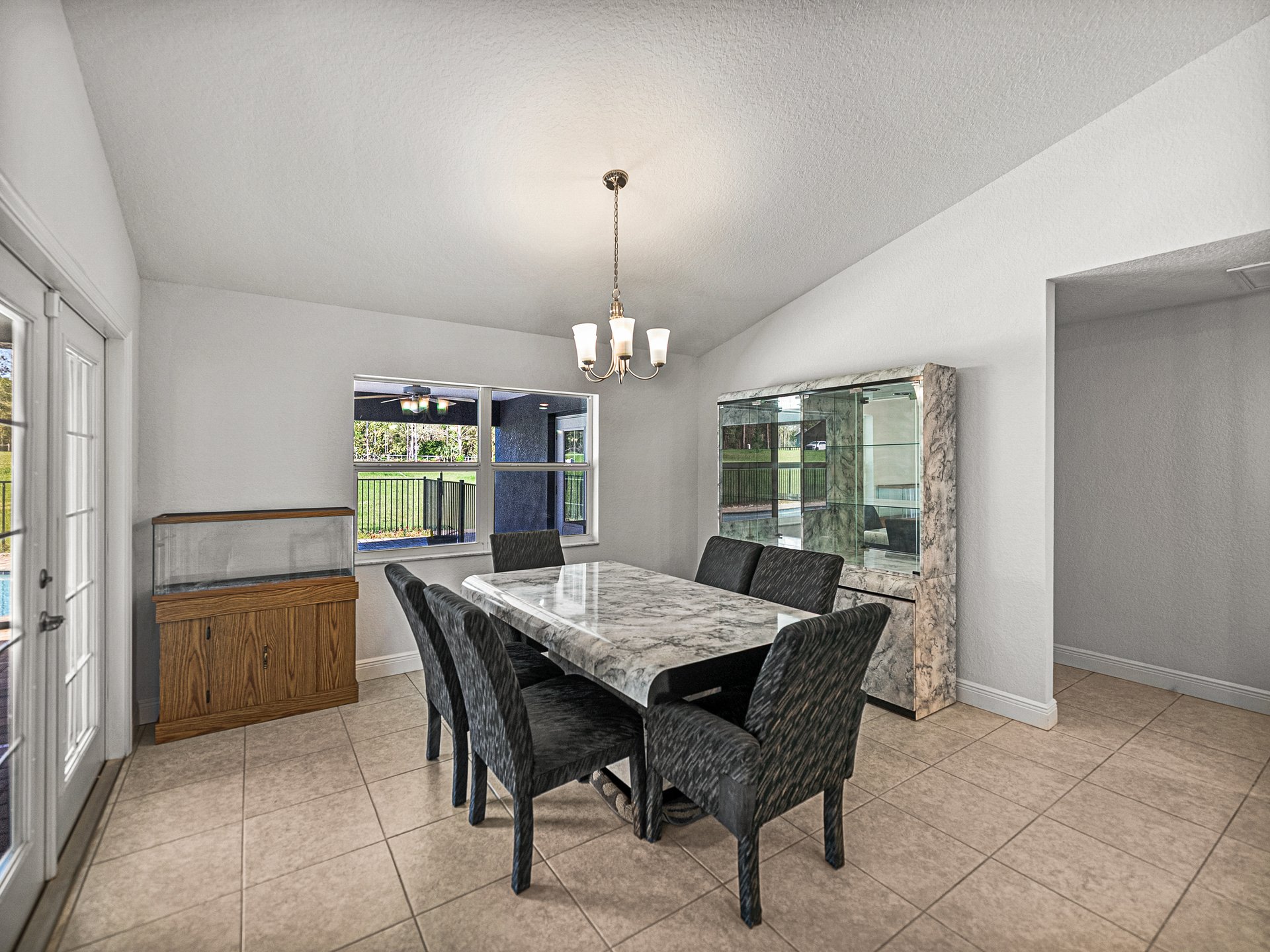 17703 COUNTRY SQUIRE LN
