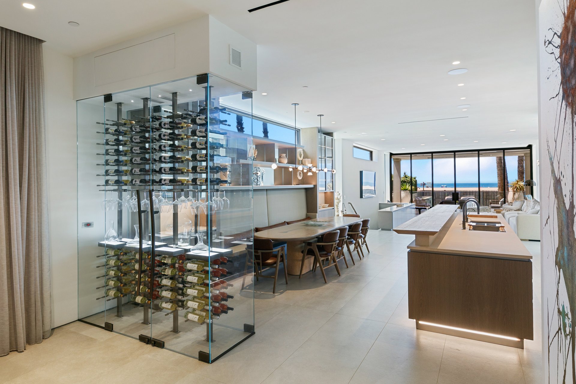 938 Palisades Beach Rd