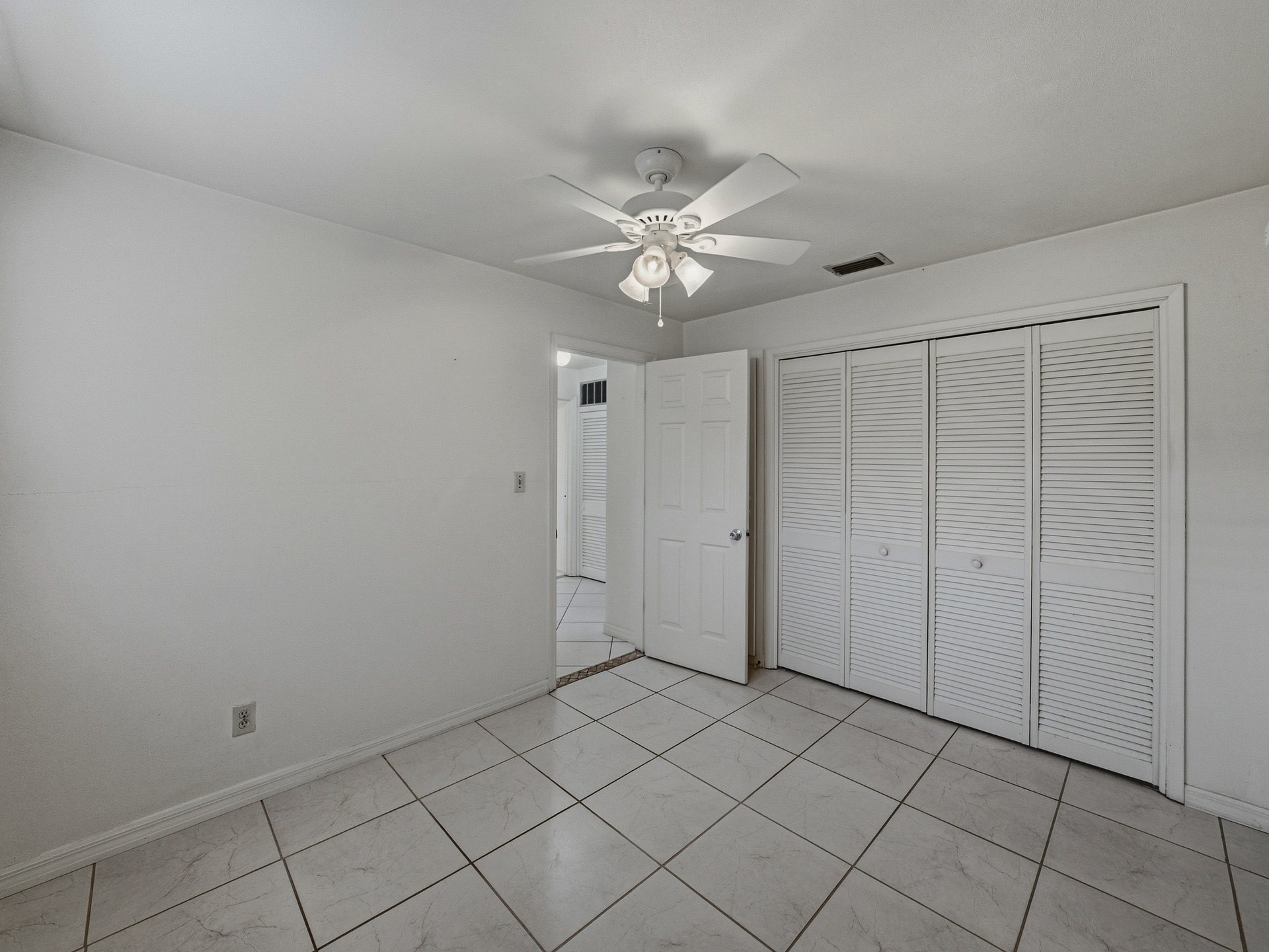 2702 AUBURN AVE W