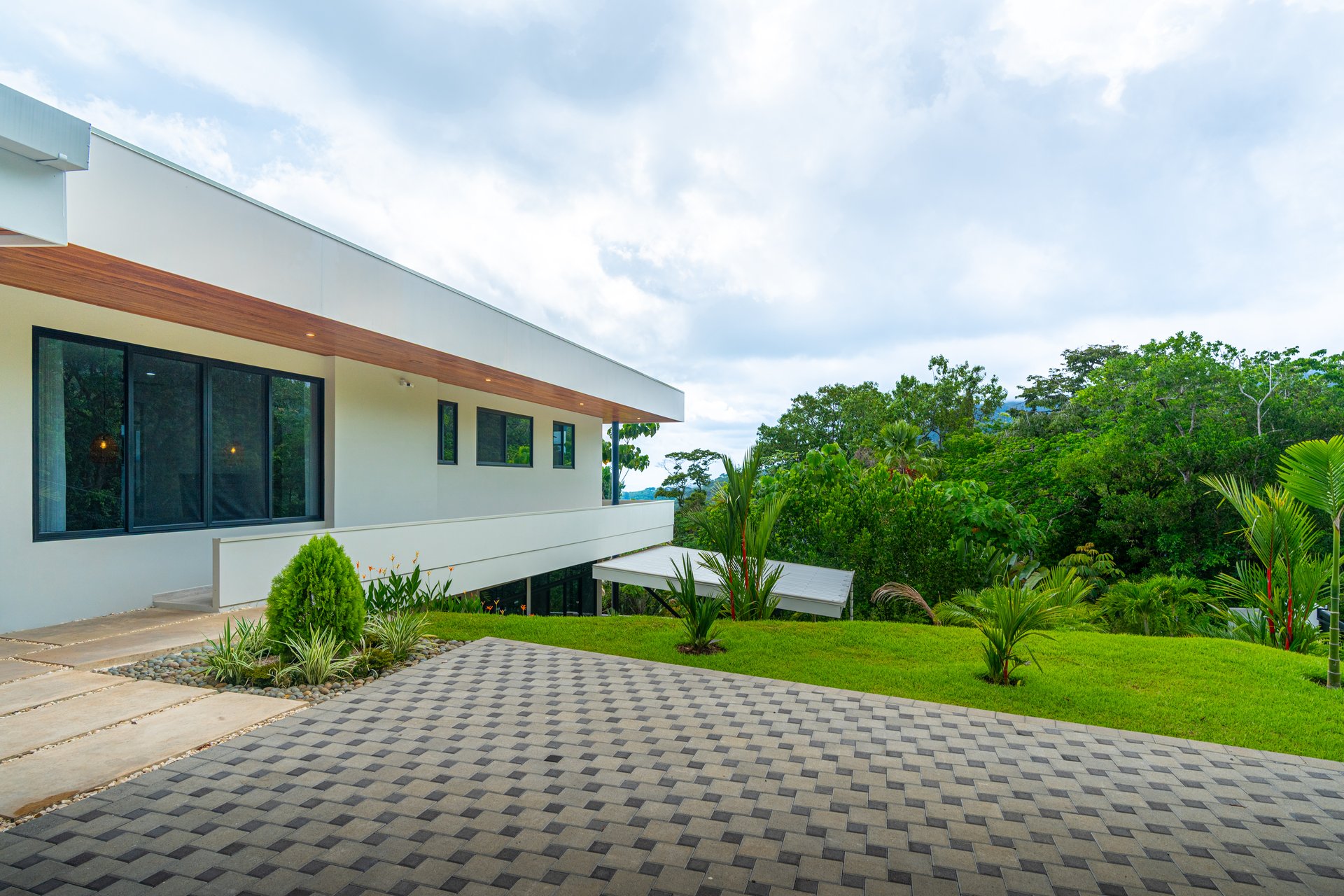 Lion's Gate Sunset Estate