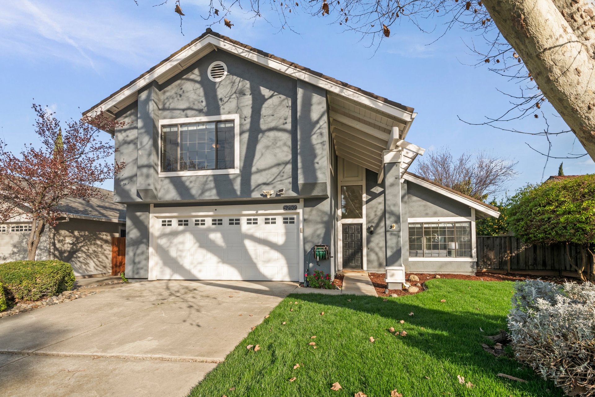5252 Rio Lobo Drive