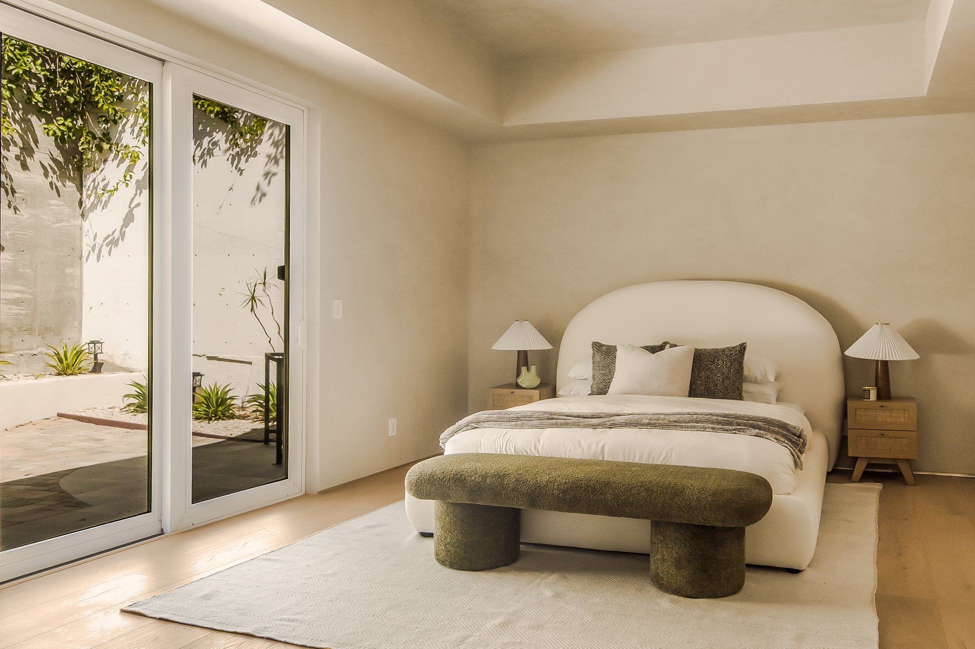 1969 Curson Pl, Hollywood Hills 