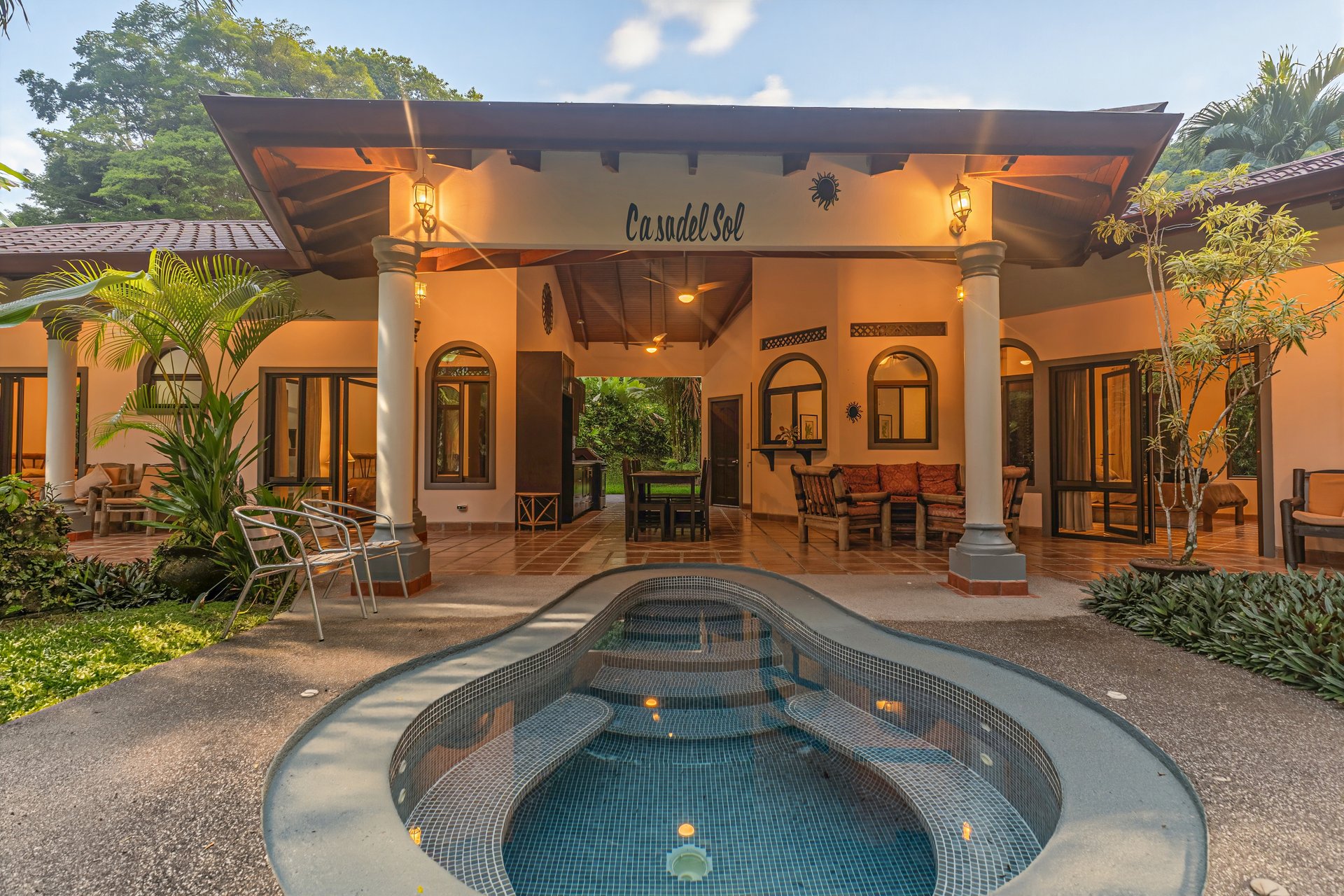 Ojochal Tropical Retreat | 4 Ensuite Bedrooms, Pool & Outdoor Living